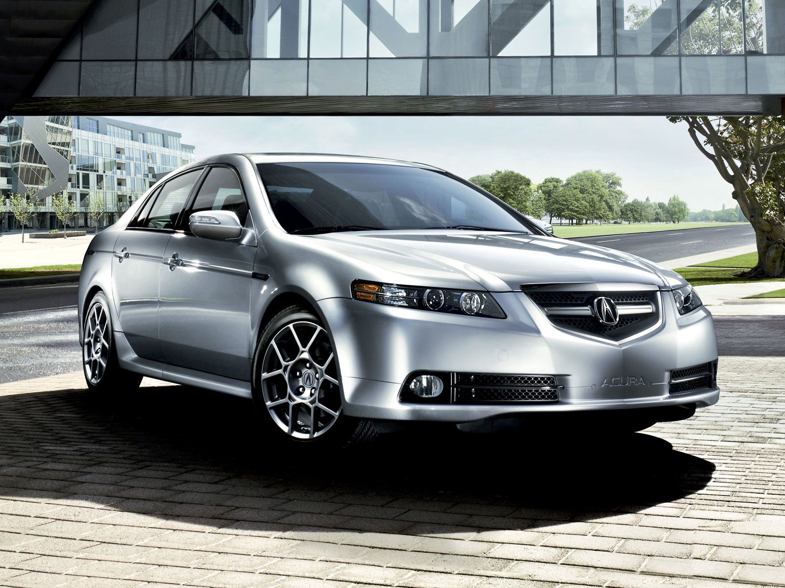 Скачать acura, tl, 2007, серебряный металлик, вид спереди, стиль, авто, акура, природа, деревья, трава, здание, улица, асфальт обои на рабочий стол