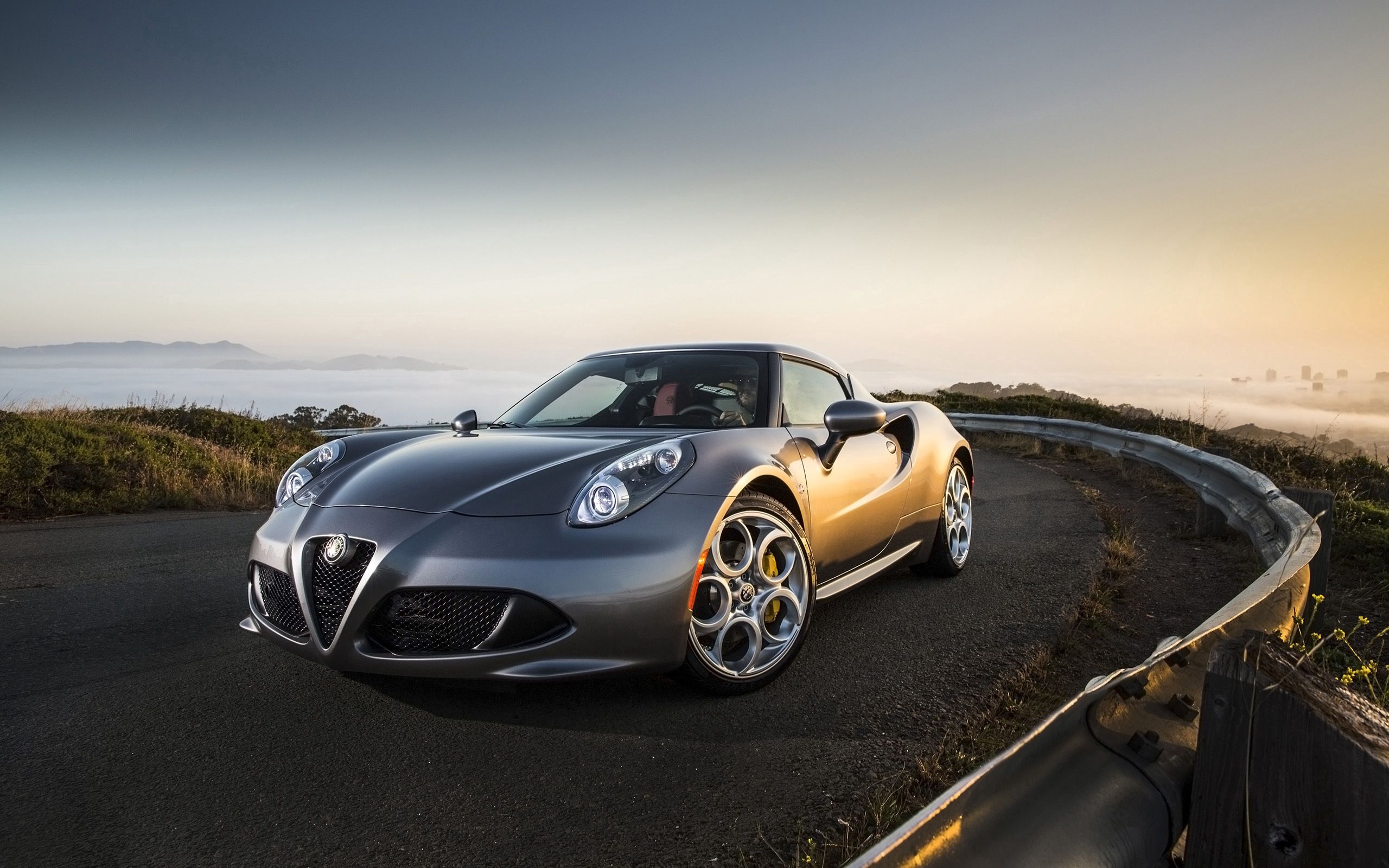 Скачать alfa romeo, 4c, серебристый, вид сбоку обои на рабочий стол