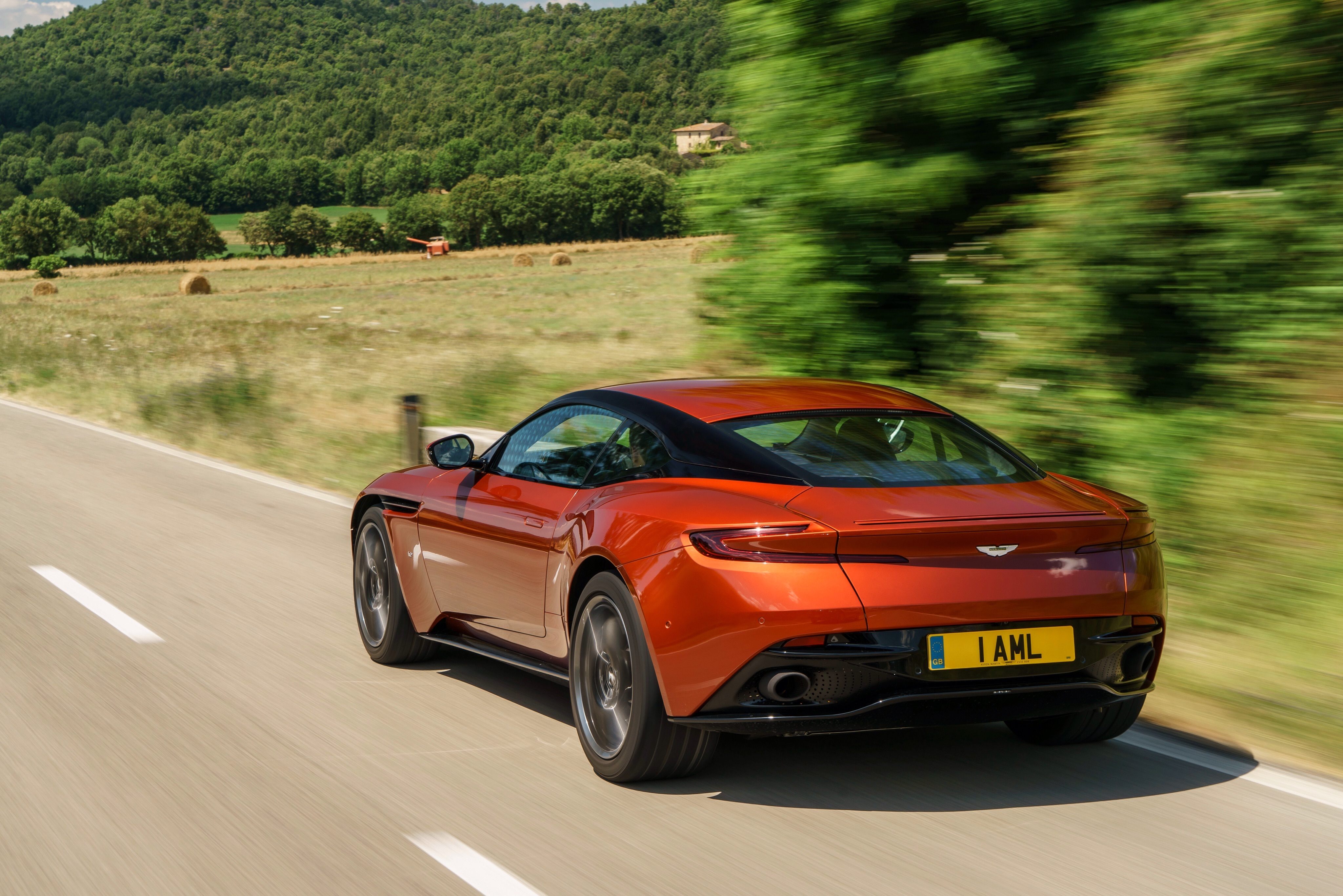 Скачать aston martin, db11, красный, вид сбоку обои на рабочий стол