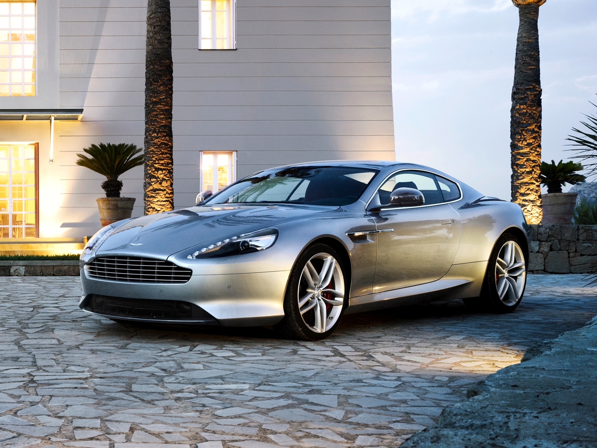 Скачать aston martin db9, aston martin, серебристый обои на рабочий стол