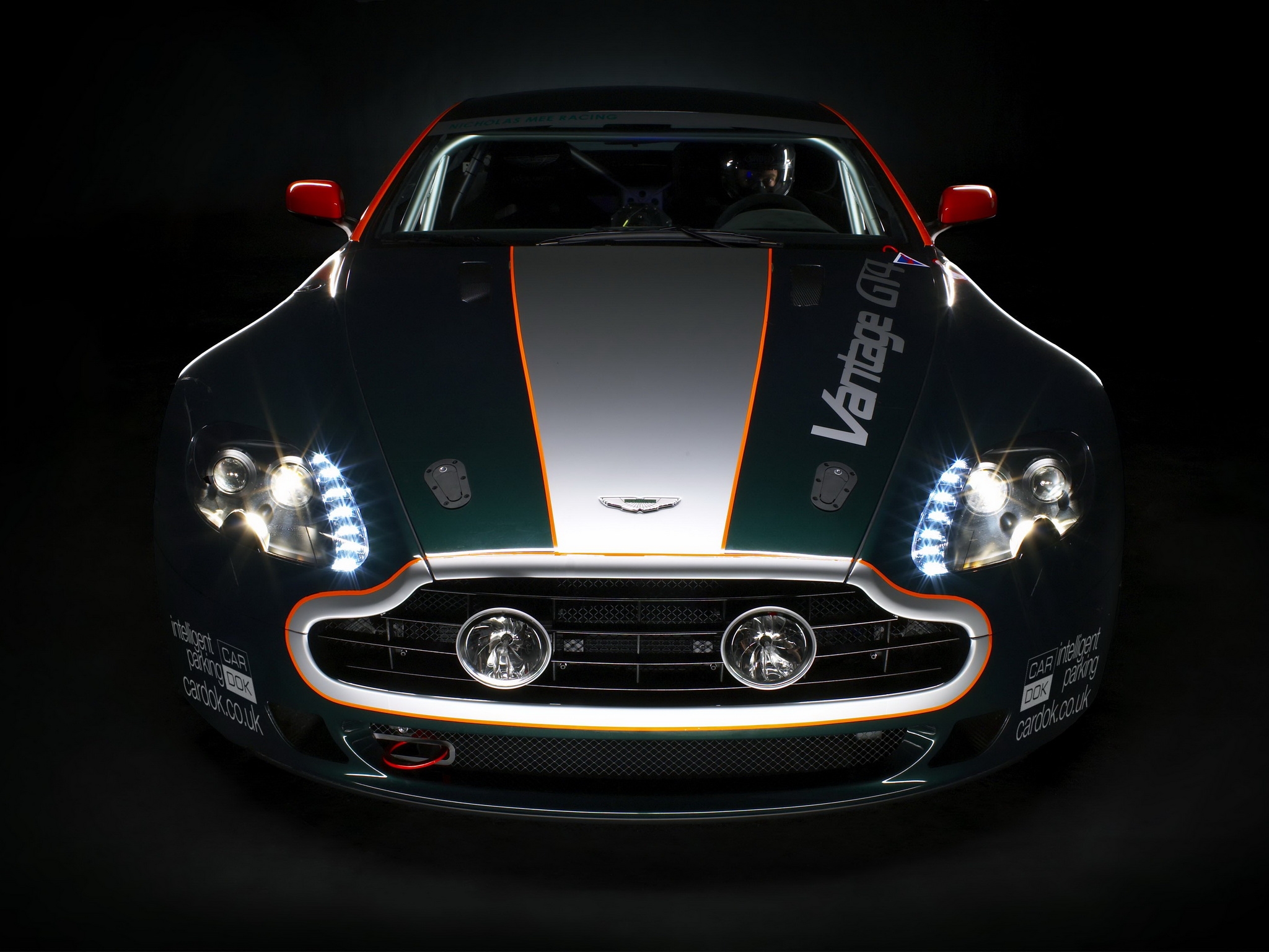 Скачать aston martin, v8, vantage, 2009, зеленый, вид спереди, авто, астон мартин, спорт обои на рабочий стол