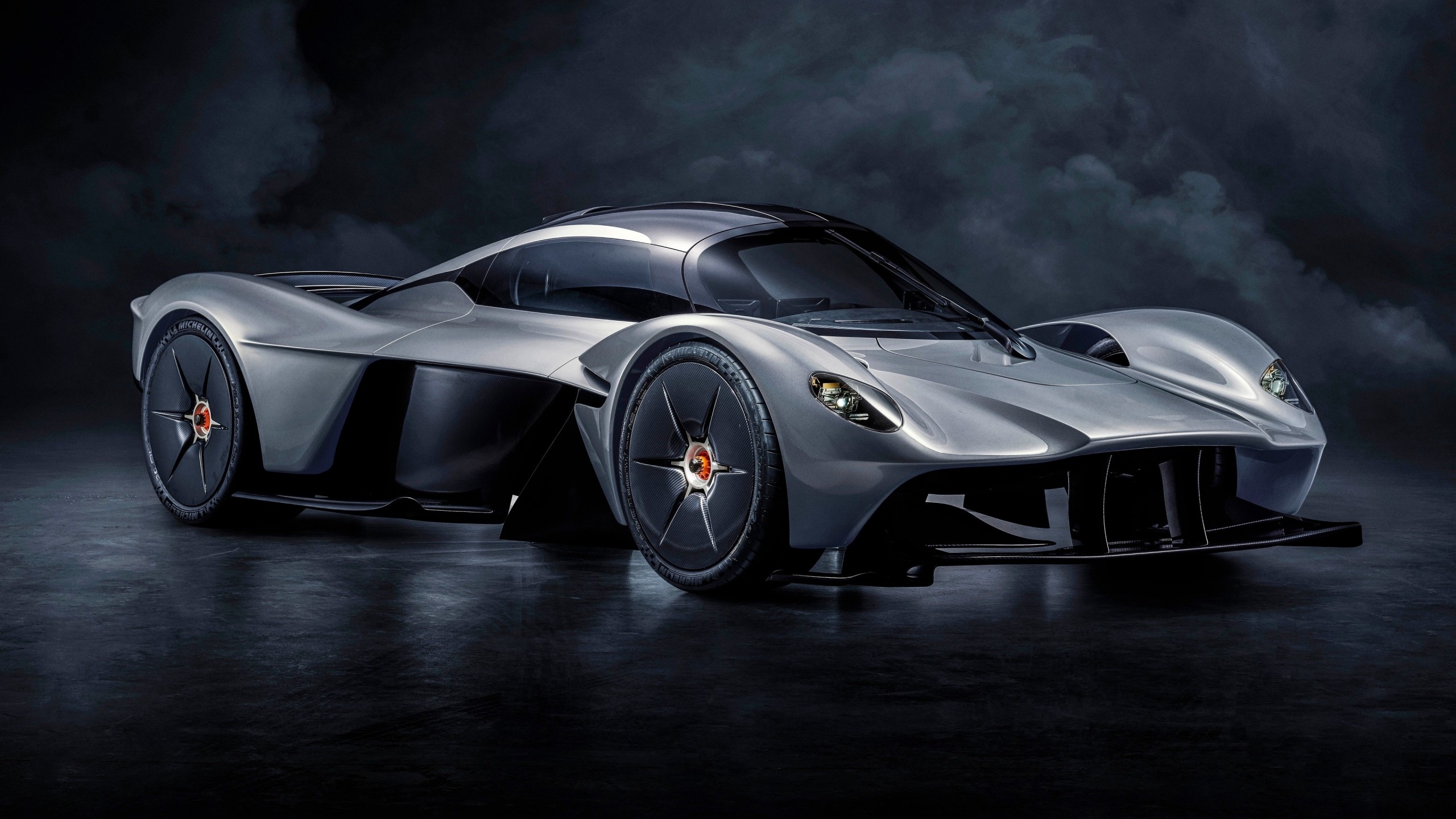 Скачать aston martin valkyrie обои на рабочий стол