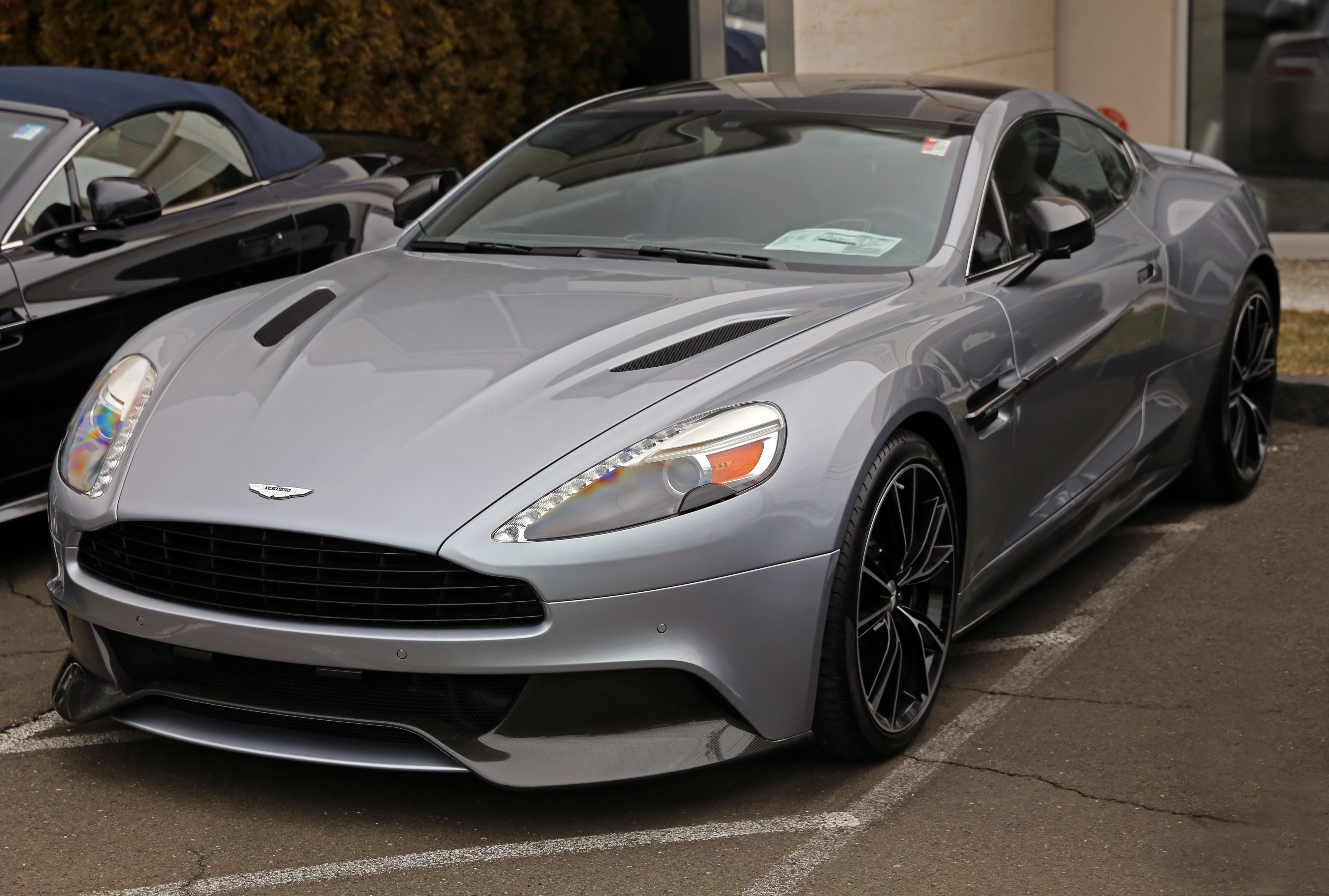 Скачать aston martin vanquish, aston martin, vh generation4, 2012 обои на рабочий стол