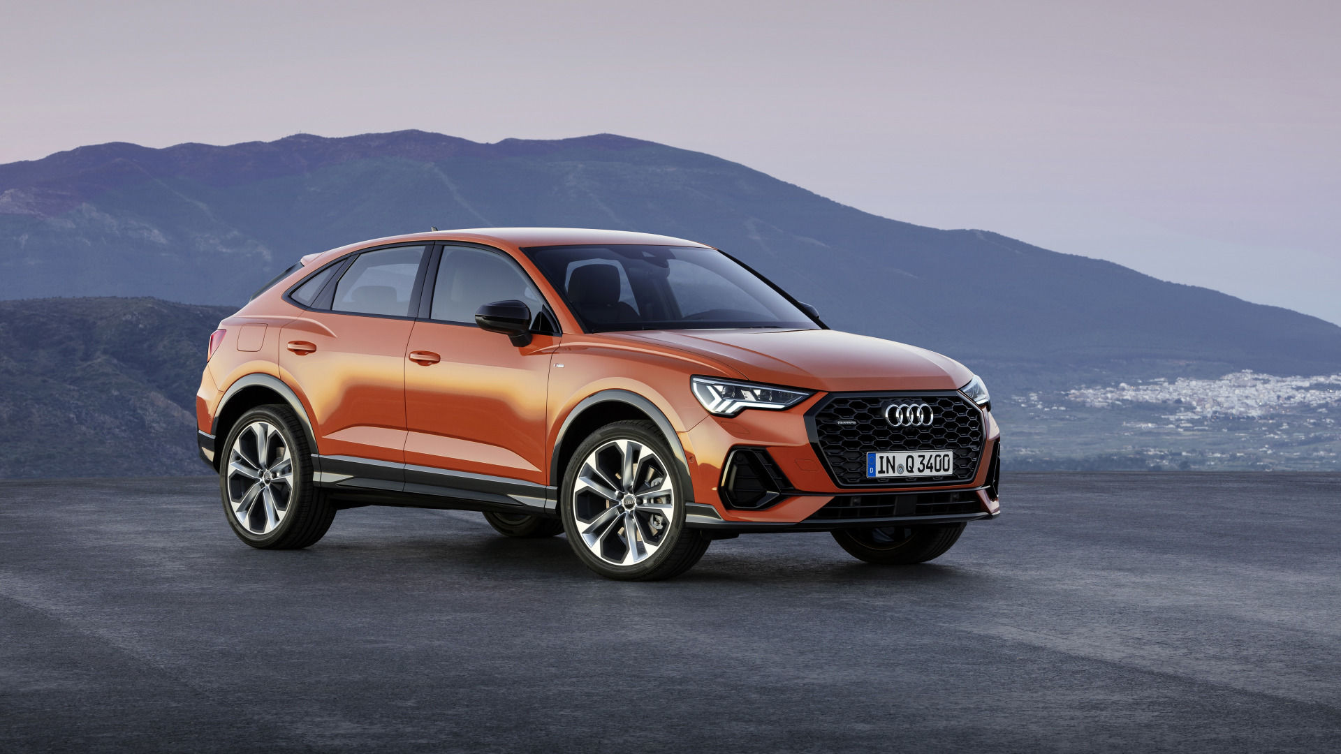 Скачать Audi Q3 обои на рабочий стол