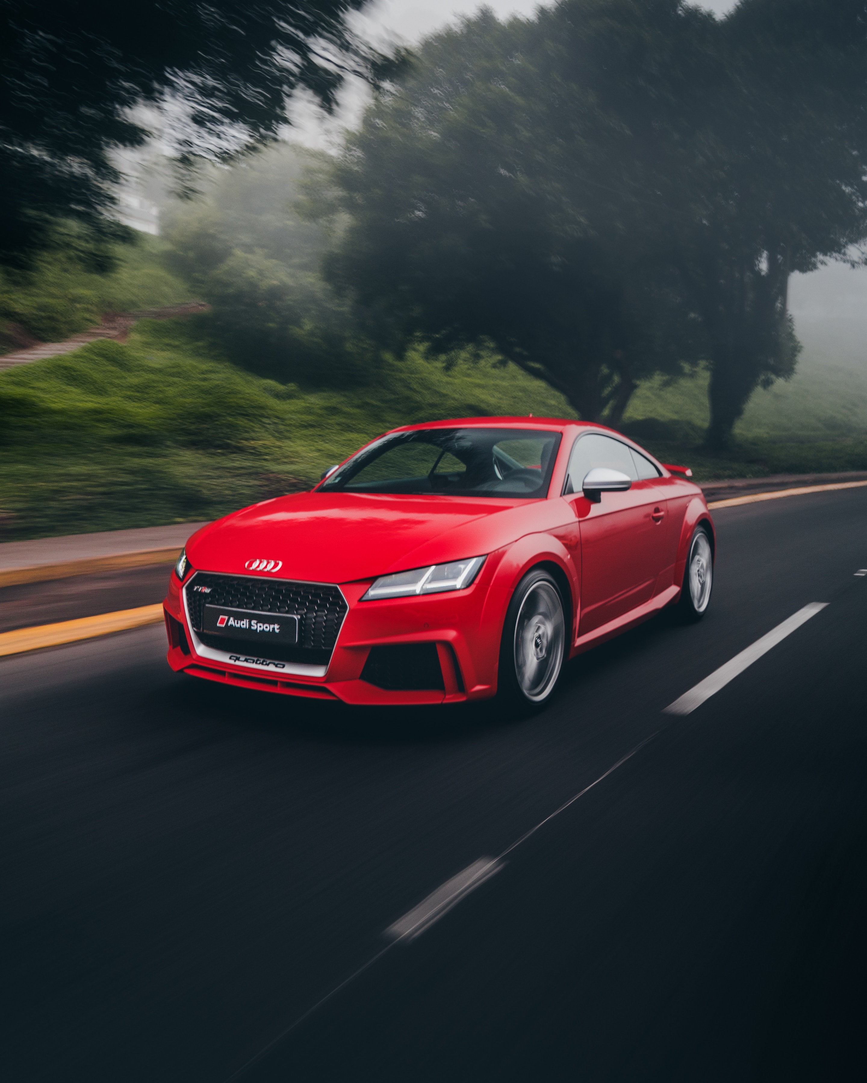 Скачать audi tt, audi, спорткар, дорога, движение обои для телефона