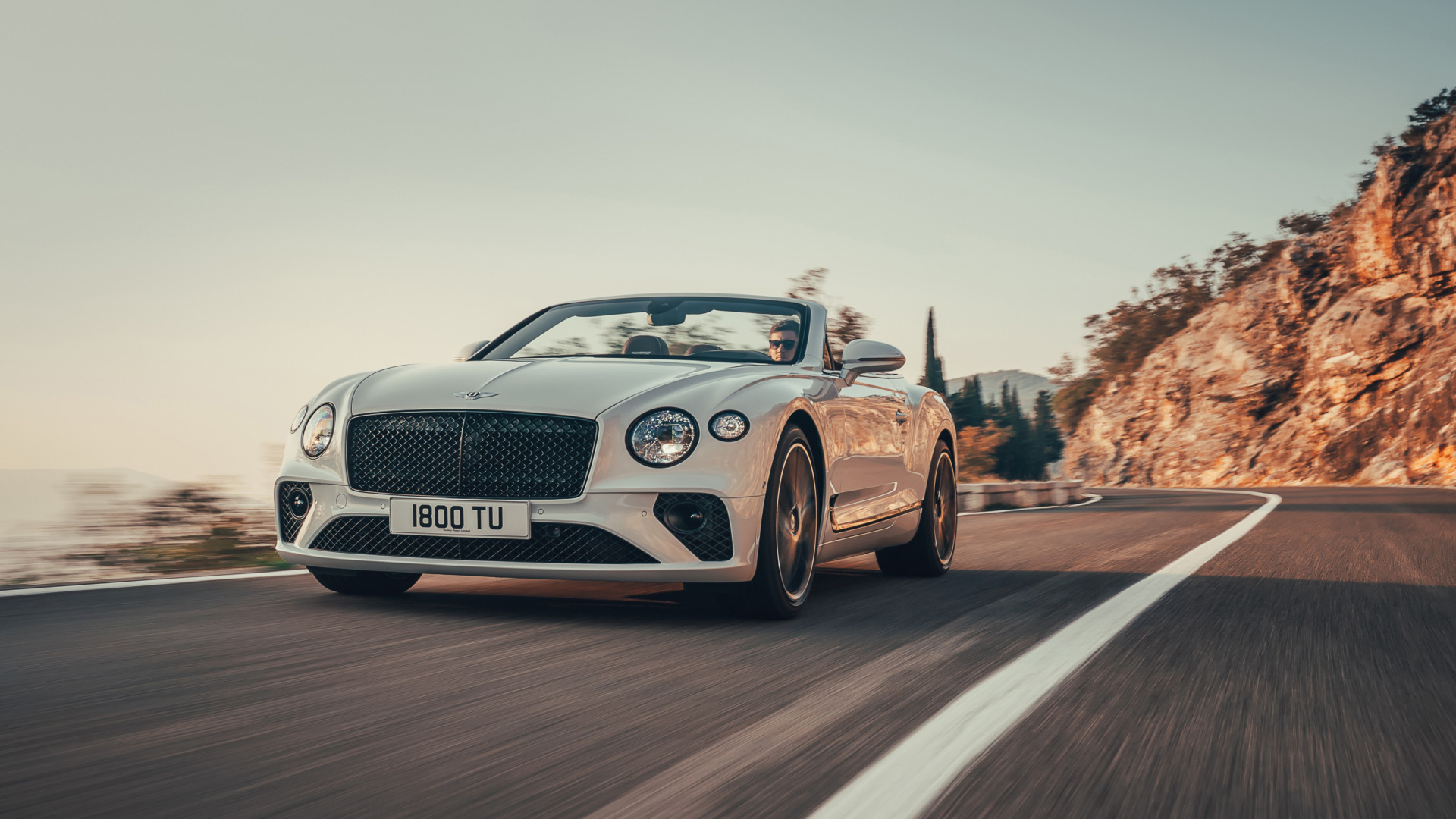 Скачать Bentley Continental GT обои на рабочий стол