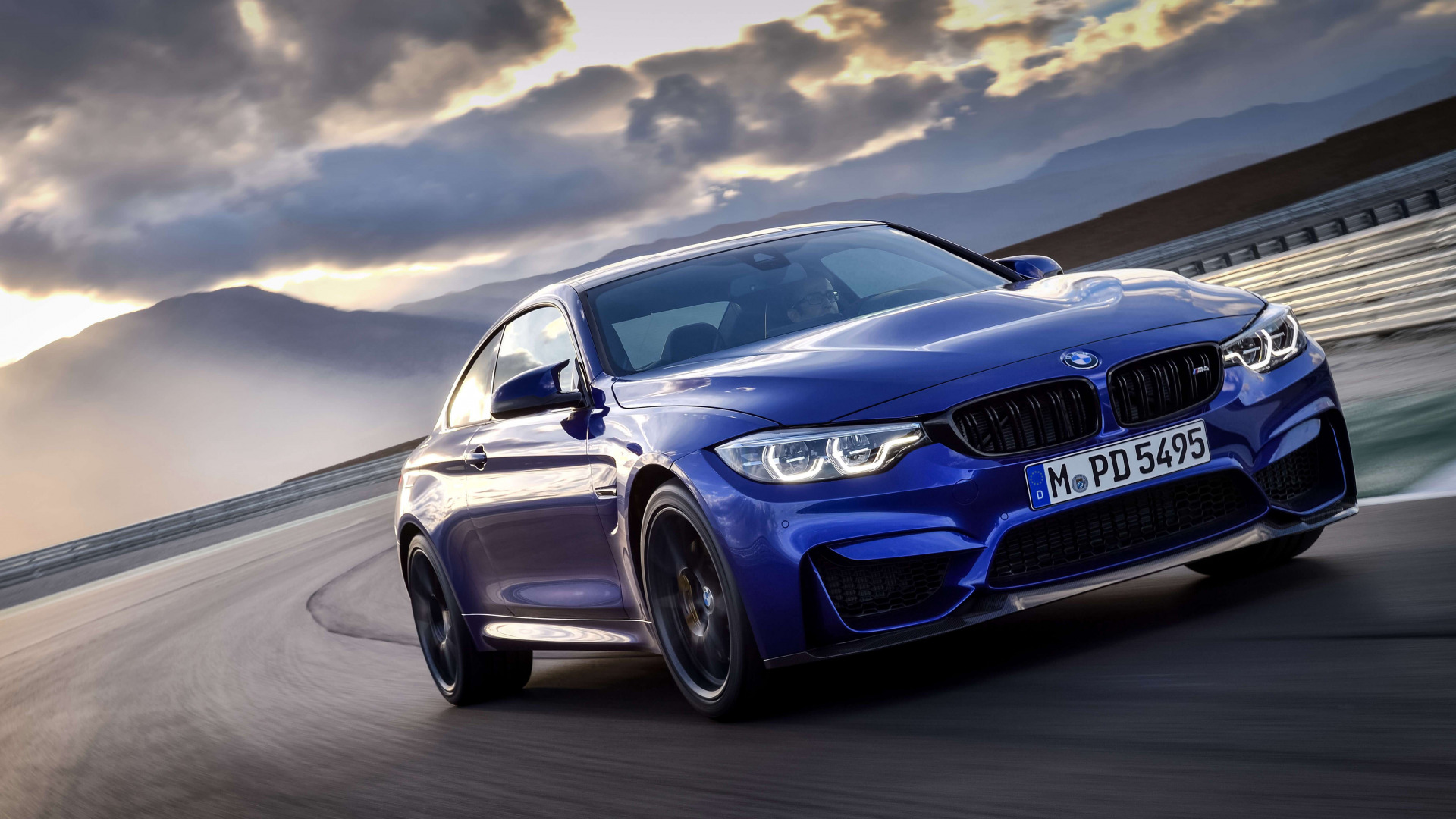 Скачать BMW M4 CS обои на рабочий стол