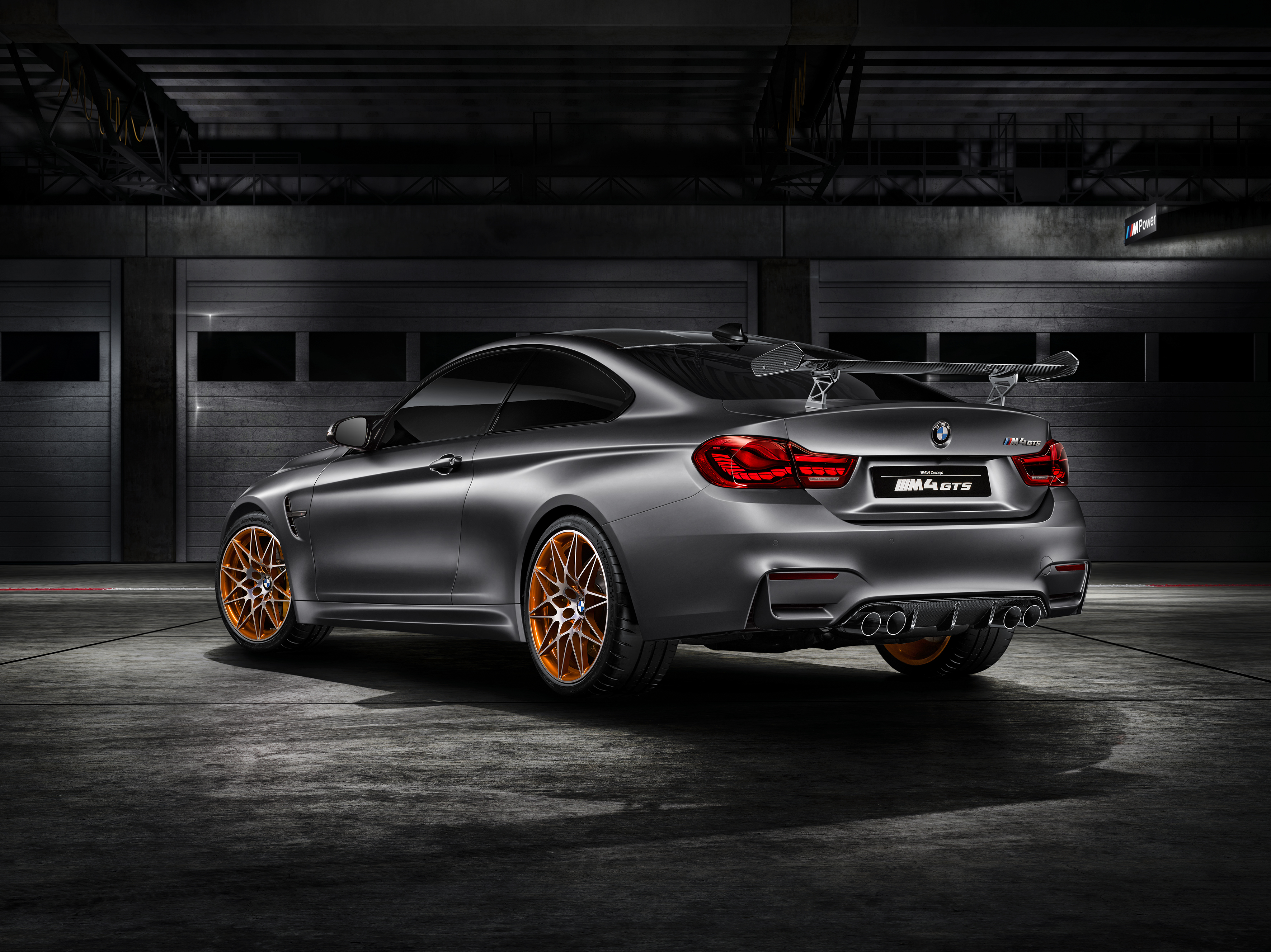 Скачать bmw, m4, gts, f82, серебристый, вид сзади обои на рабочий стол