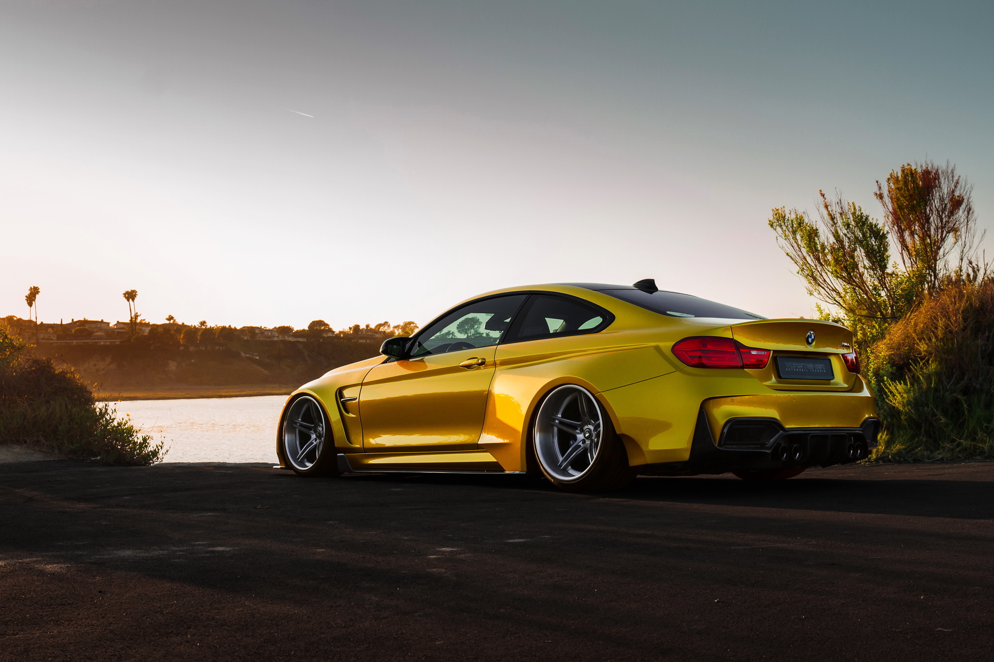 Скачать bmw, m4, vorsteiner, gtrs4, золотистый, вид сбоку обои на рабочий стол