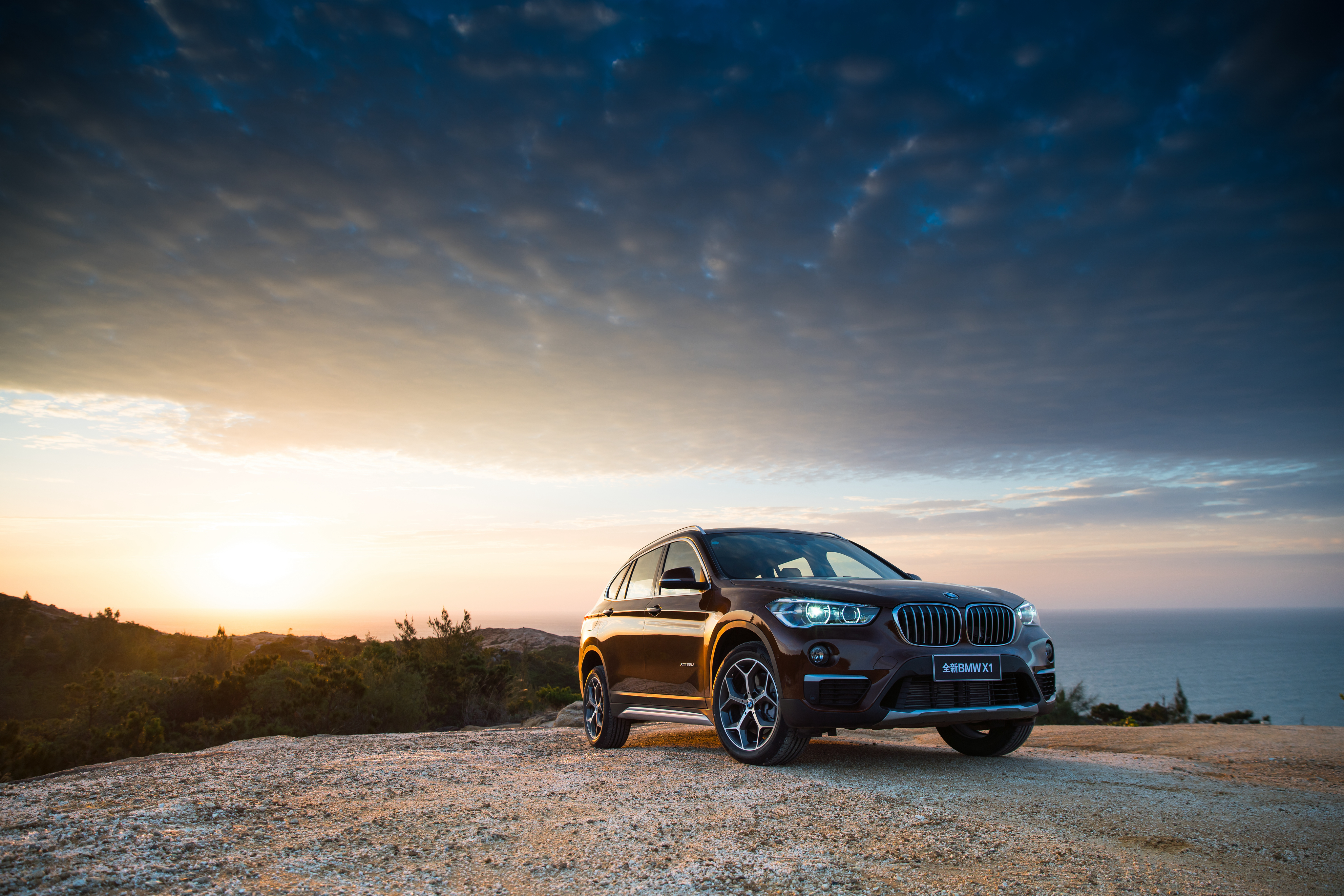 Скачать bmw, x1, f49, вид сбоку, кроссовер обои на рабочий стол