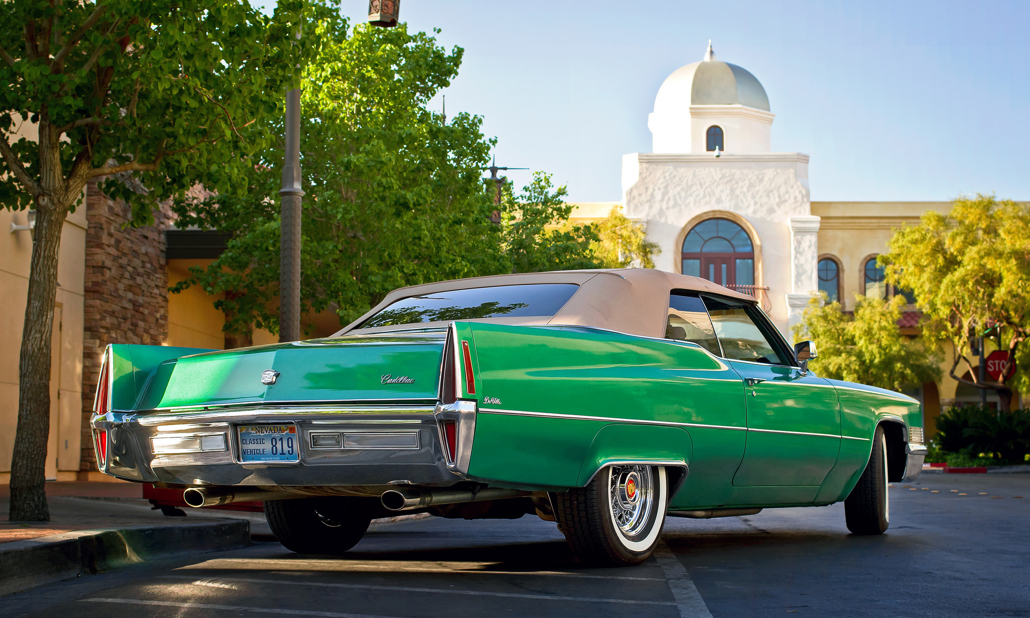 Скачать cadillac, de ville, convertible, 1970, вид сзади, зеленый обои на рабочий стол