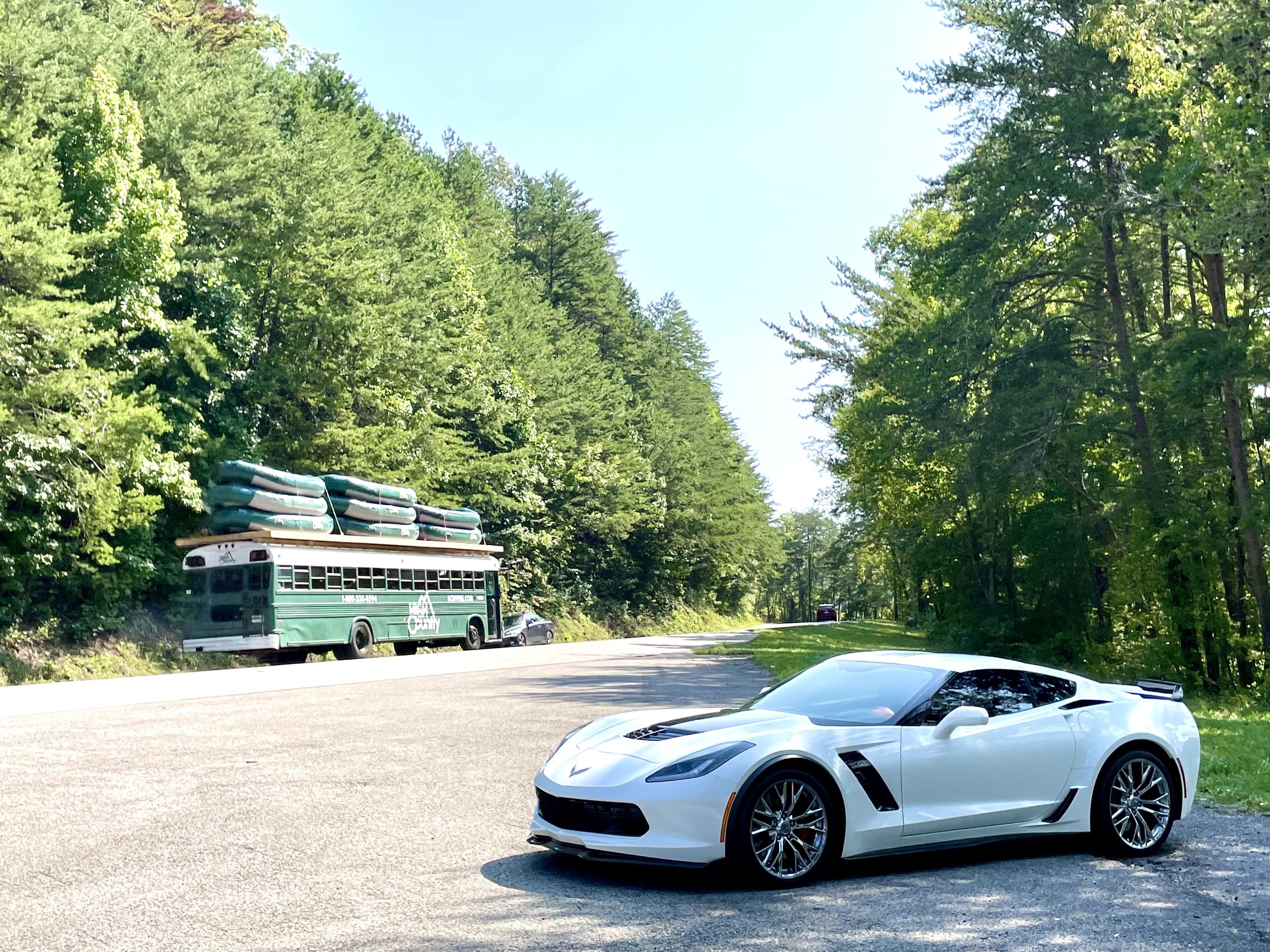 Скачать chevrolet corvette, chevrolet, автомобиль, белый обои на рабочий стол