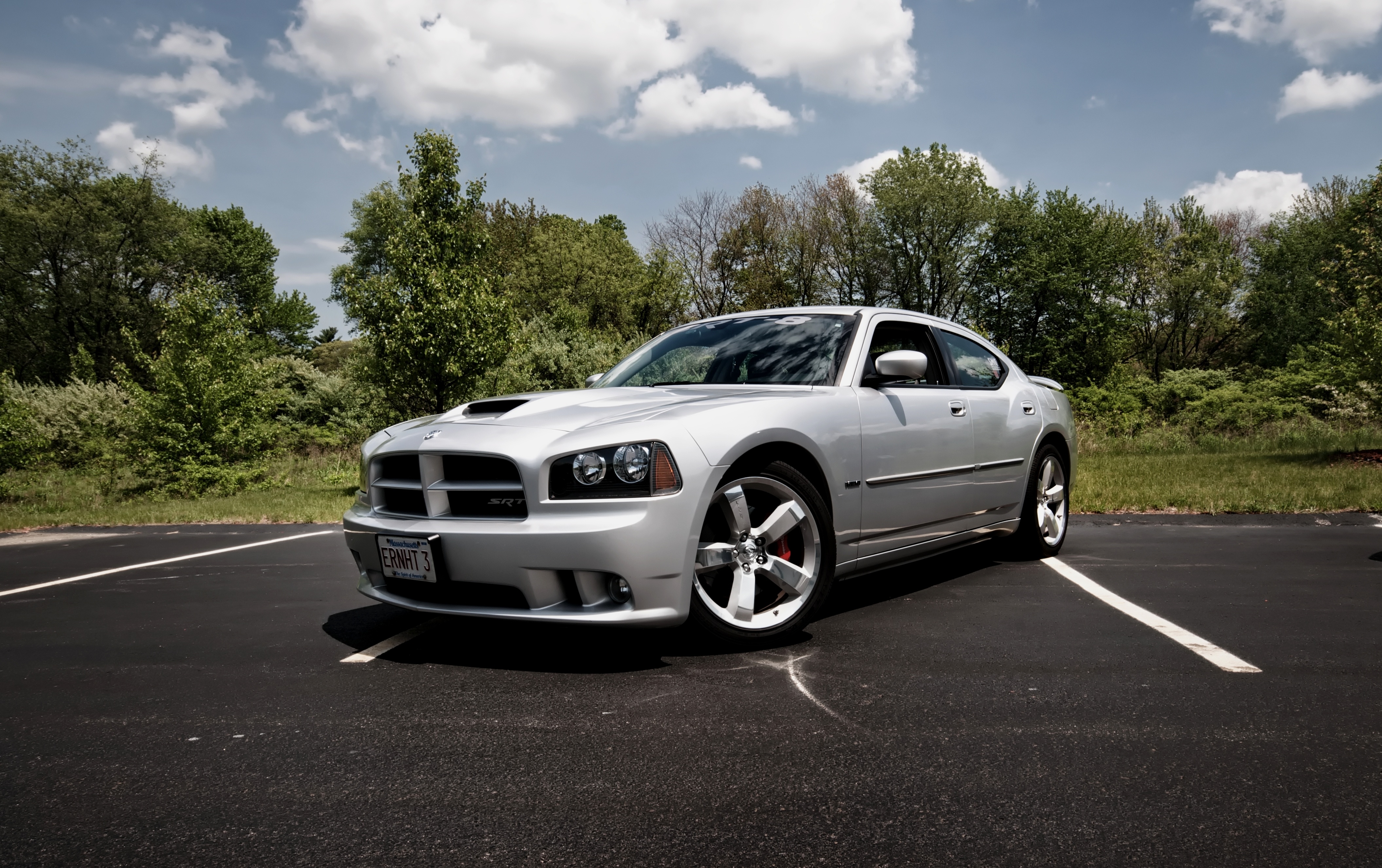 Скачать dodge charger srt8, суперкар, культовый автомобиль, серебро, тюнинг, функциональный капот обои на рабочий стол