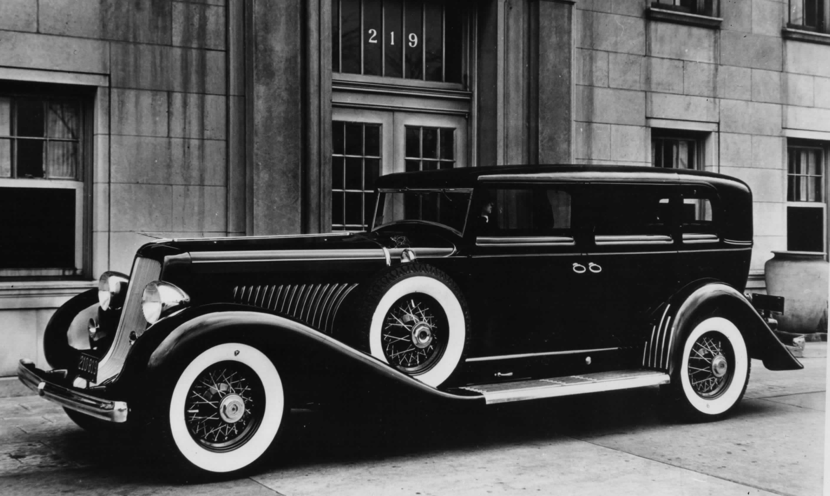 Скачать duesenberg 1934, год, автомобиль, старинный, черный, белый обои на рабочий стол