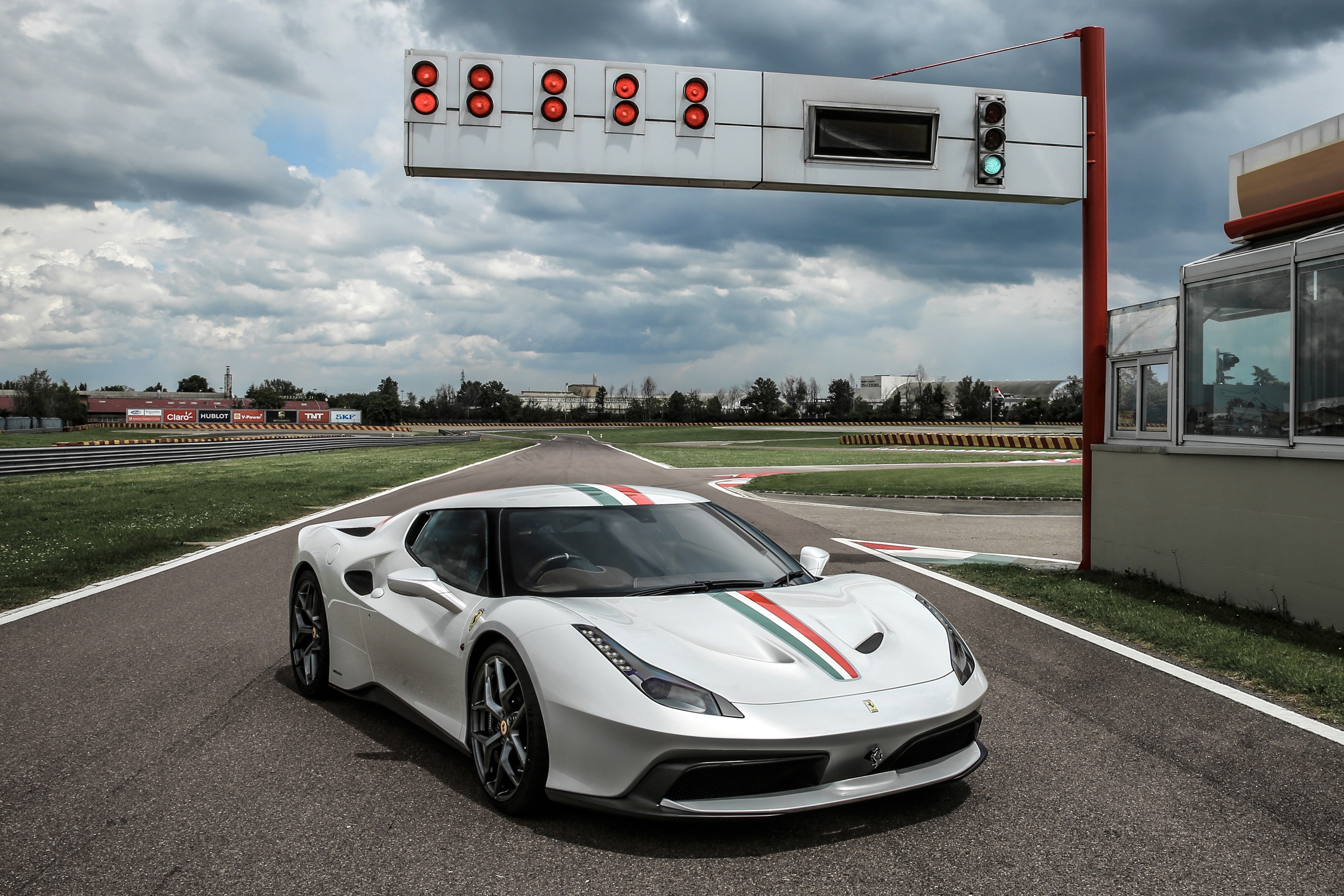 Скачать ferrari, 458, mm speciale, белый, вид сбоку обои на рабочий стол