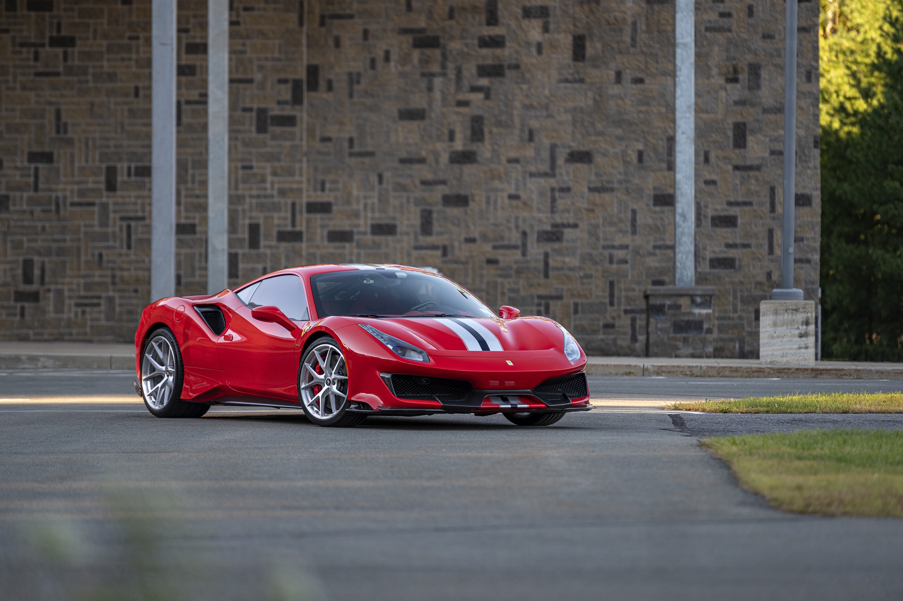 Скачать Ferrari 488 Pista обои на рабочий стол