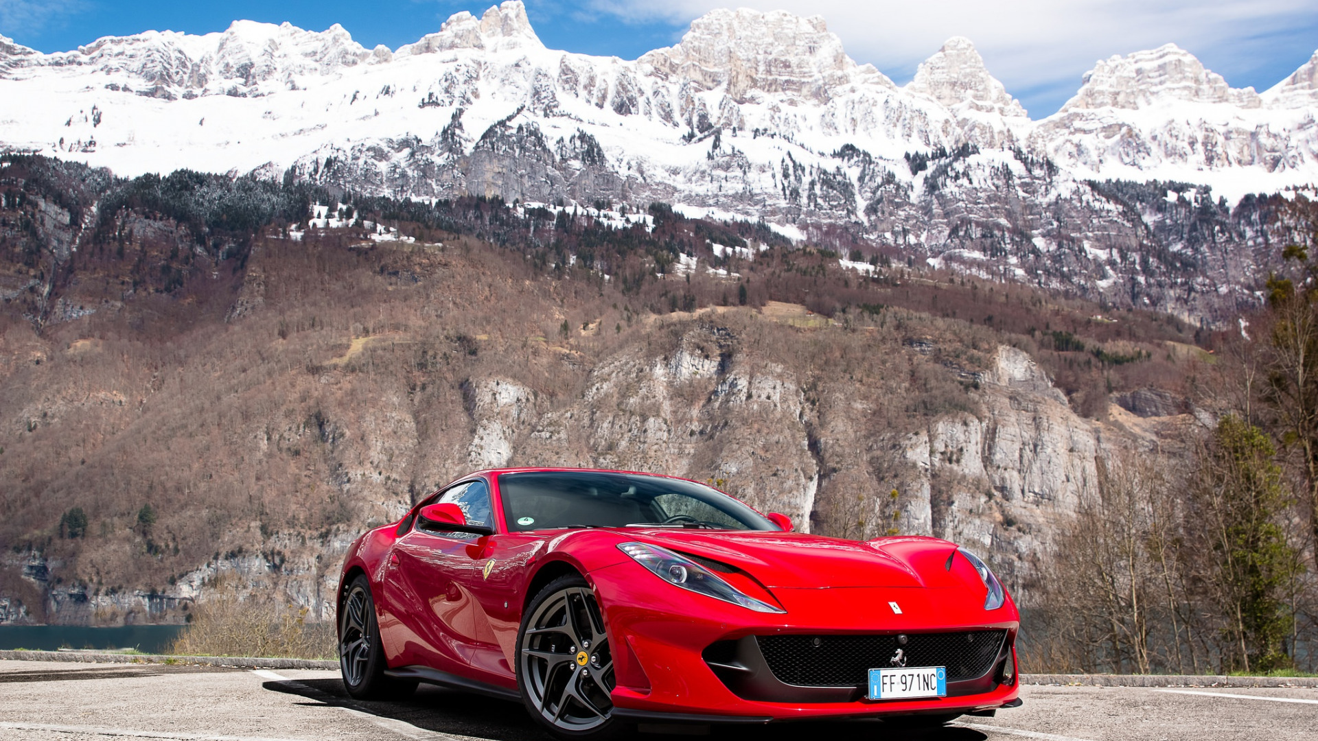 Скачать Ferrari 812 Superfast обои на рабочий стол