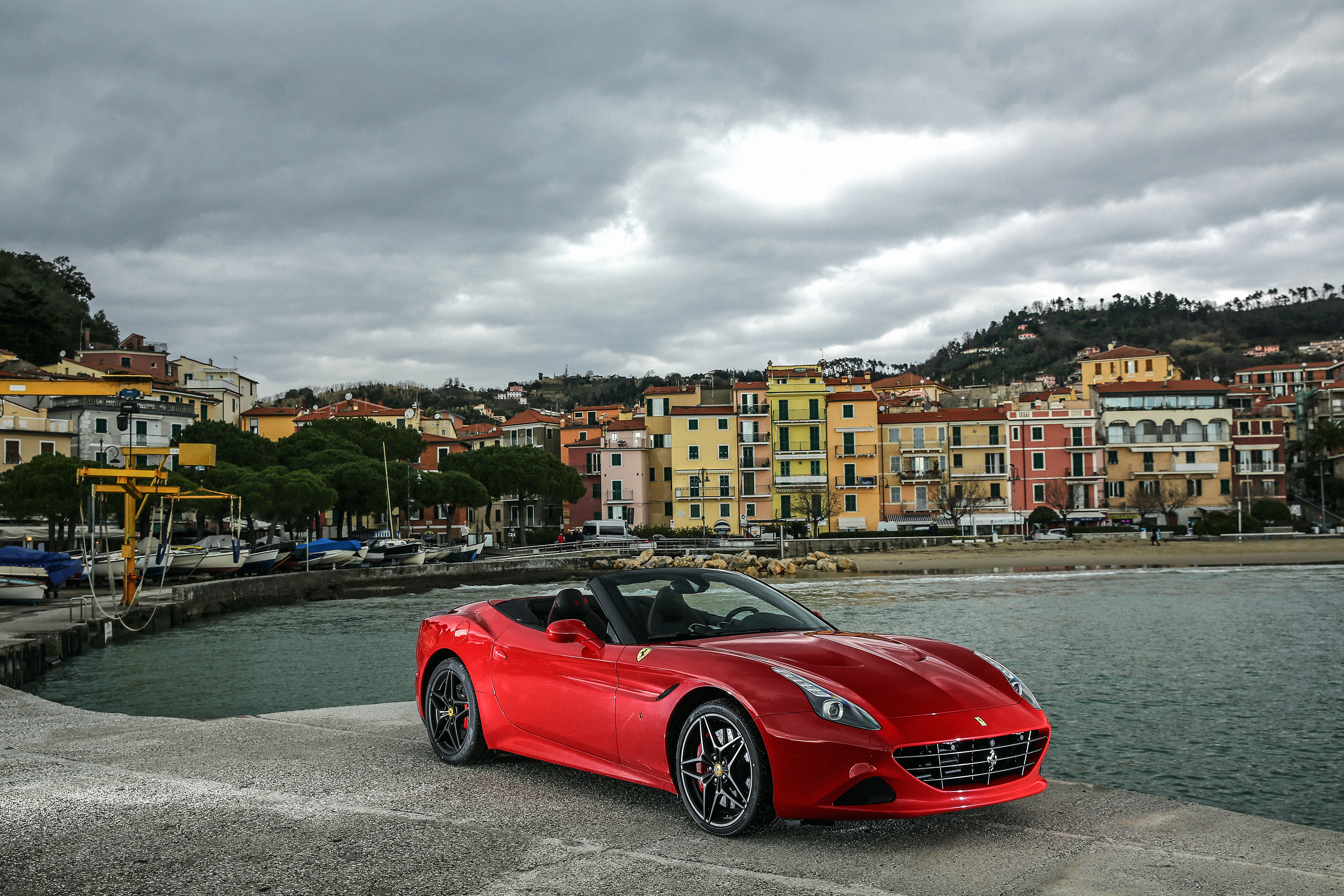 Скачать ferrari, california, красный, вид сбоку обои на рабочий стол