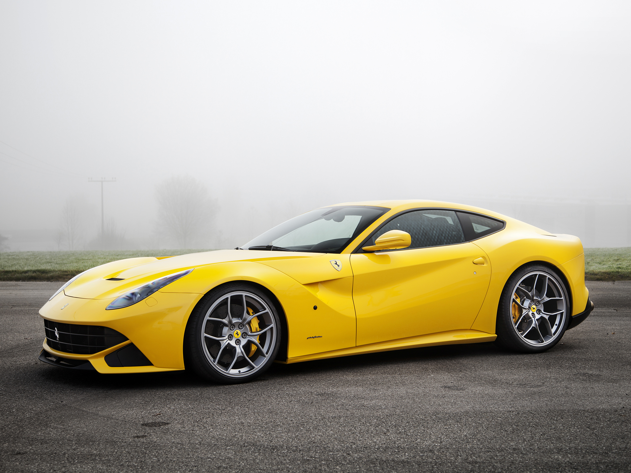 Скачать ferrari, f12, желтый, novitec rosso обои на рабочий стол