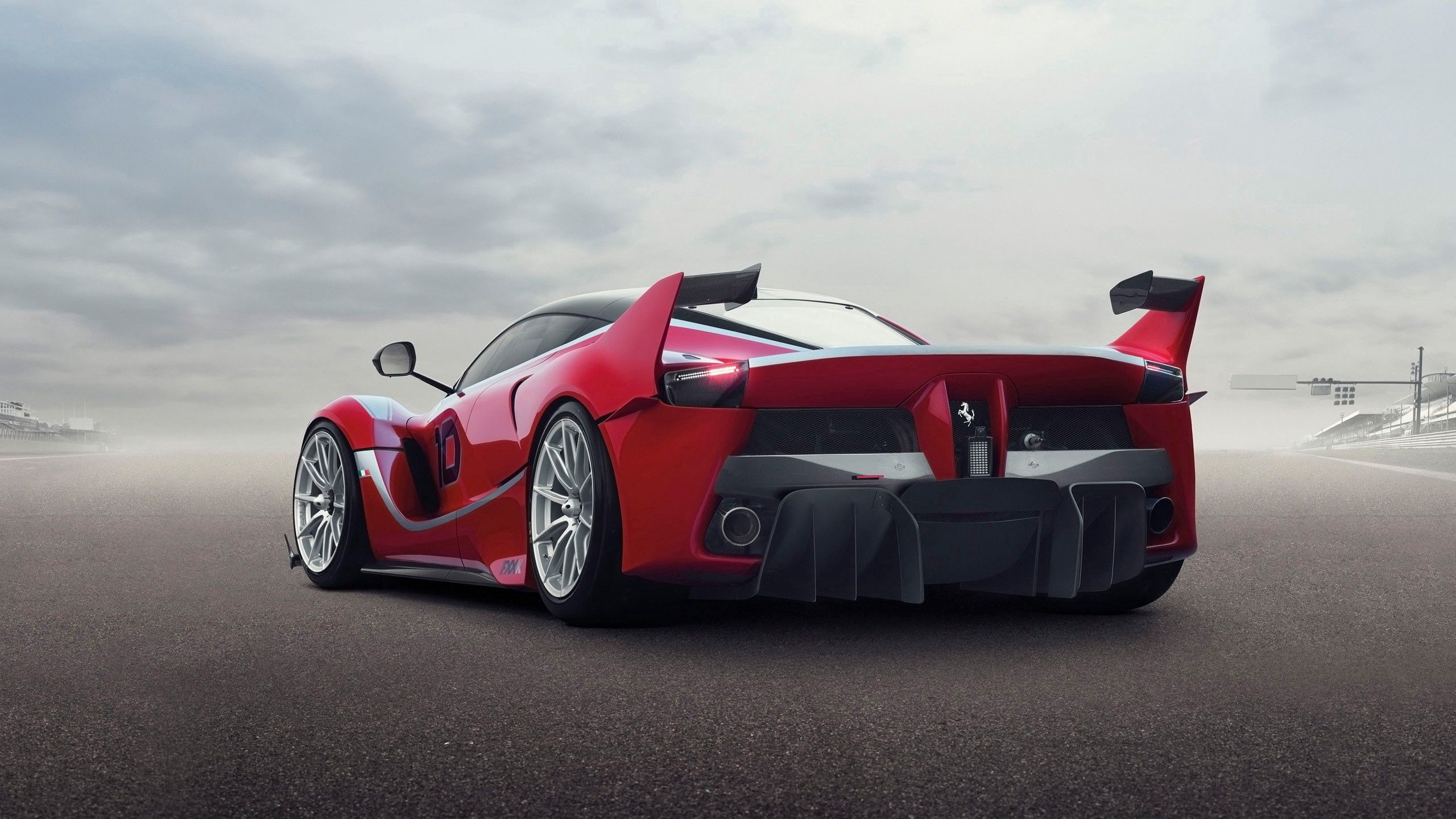 Скачать ferrari fxx k, ferrari, гиперкар, вид сзади, крылья обои на рабочий стол