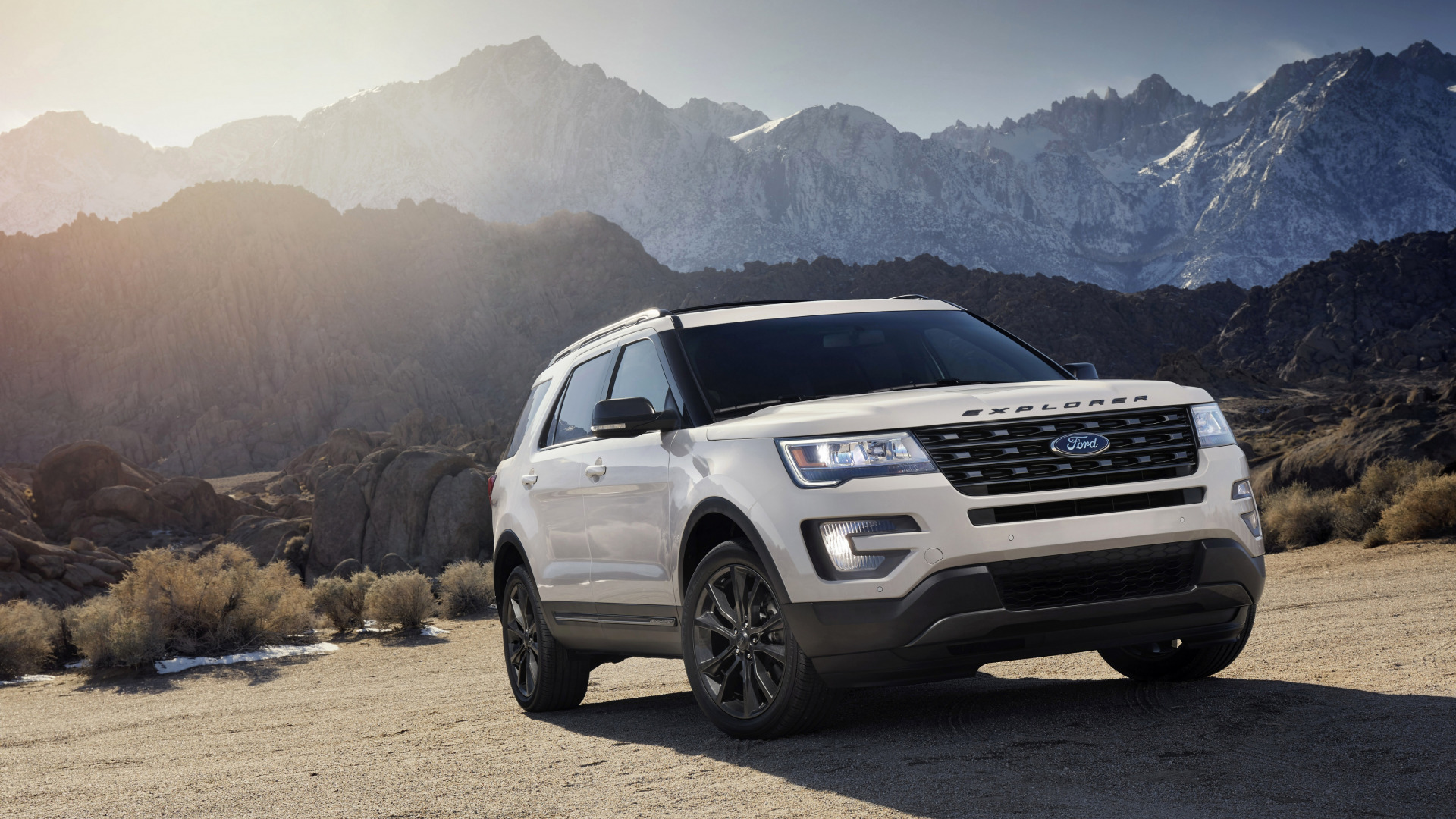 Скачать Ford Explorer обои на рабочий стол