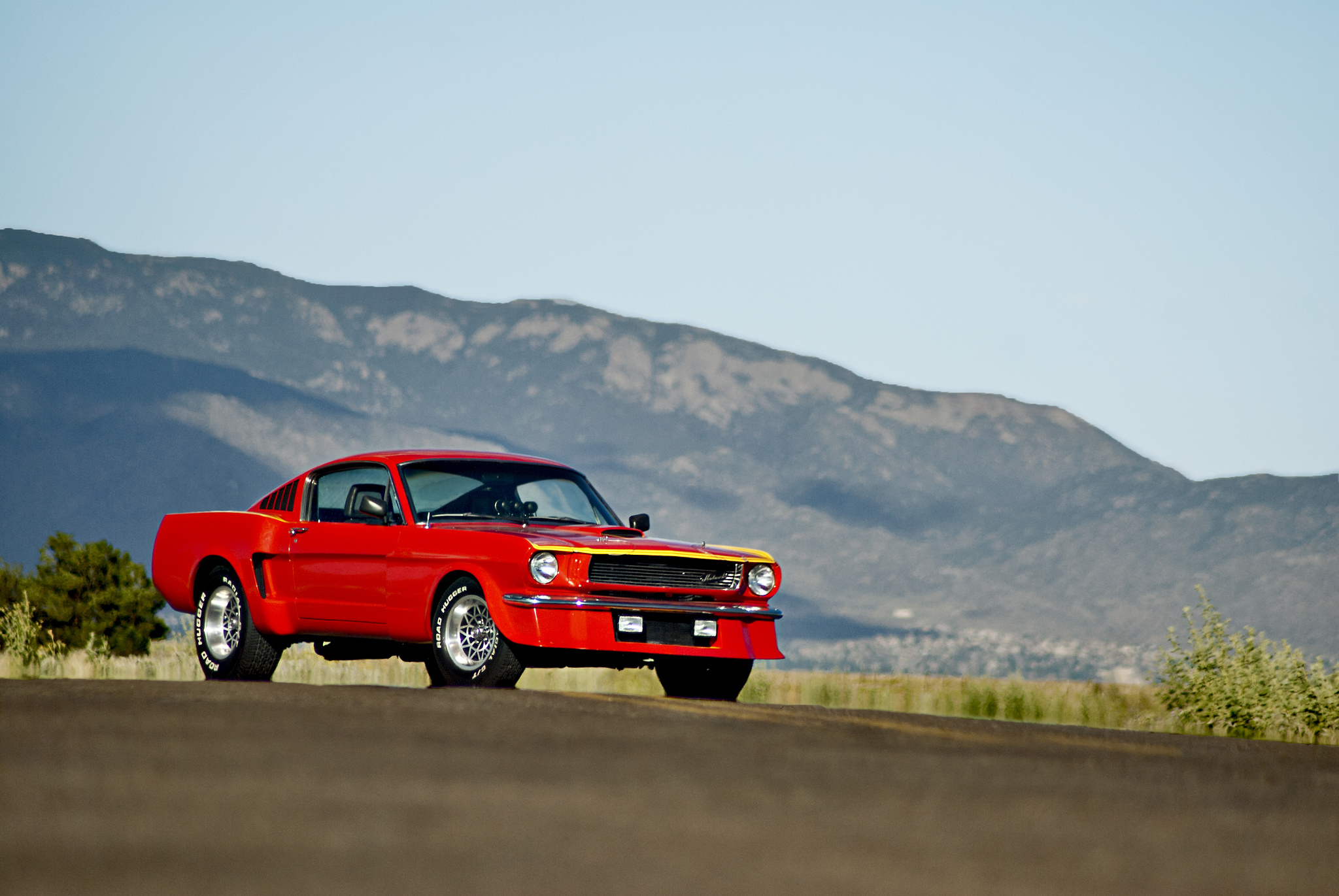 Скачать ford mustang, 1965, красный, вид сбоку обои на рабочий стол