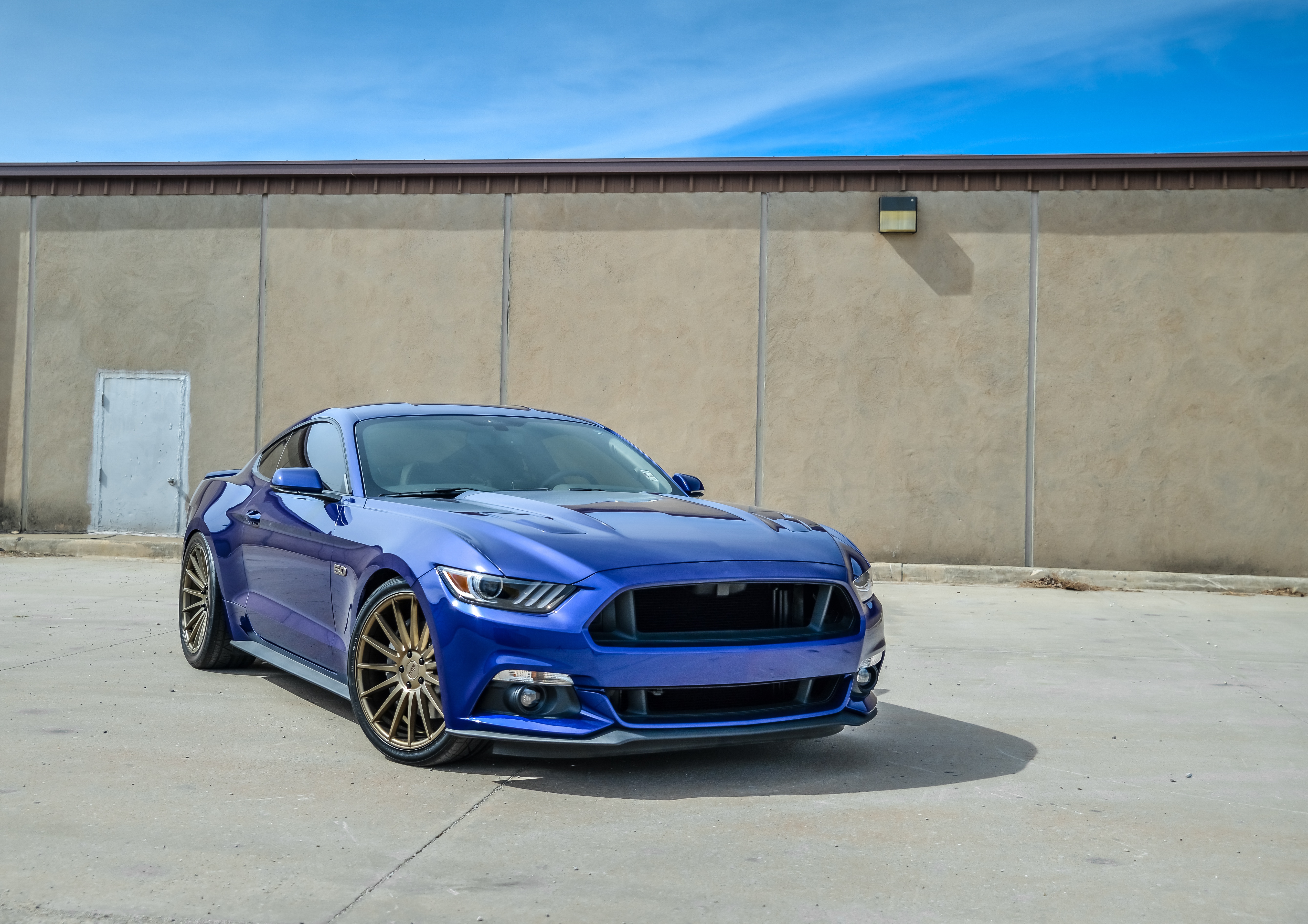 Скачать бесплатно обои «Ford Mustang» на рабочий стол - FonMy.ru 🔥