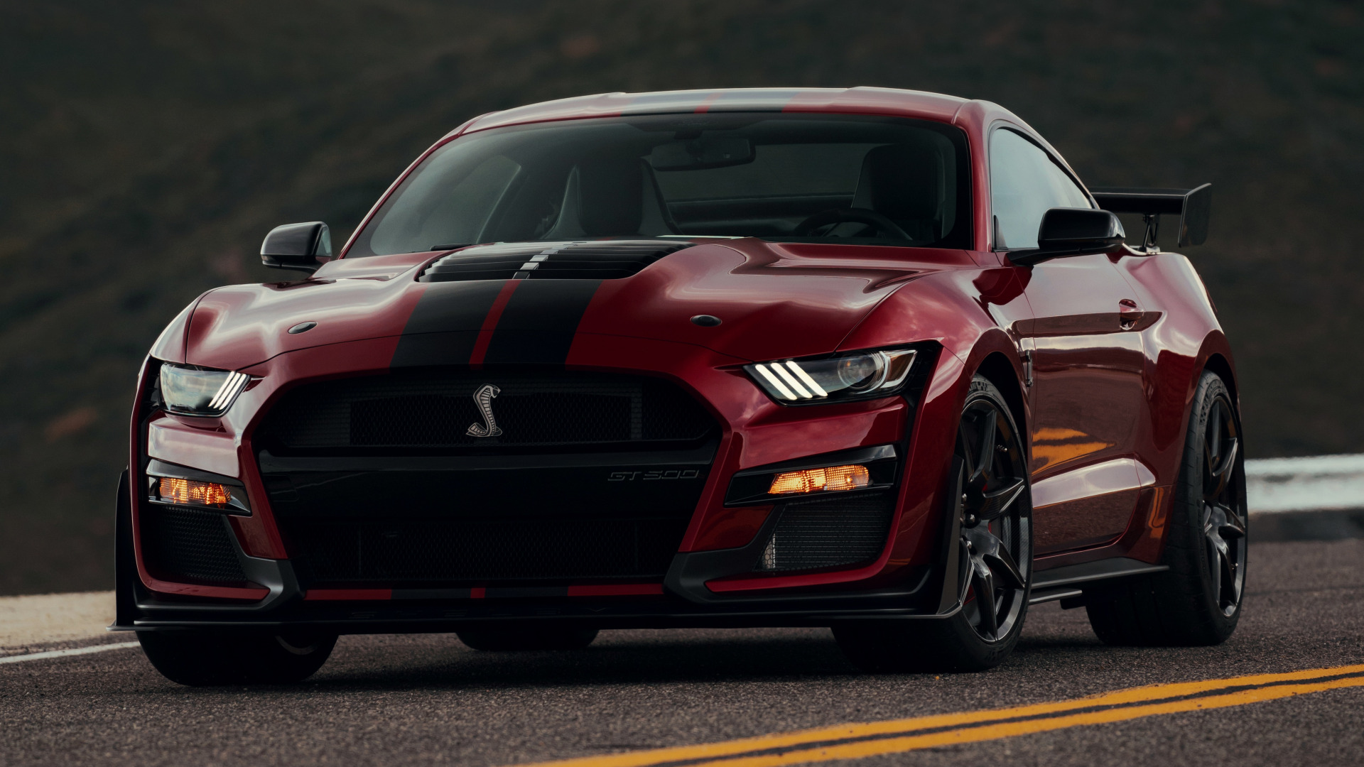 Скачать Ford Mustang Shelby GT500 обои на рабочий стол