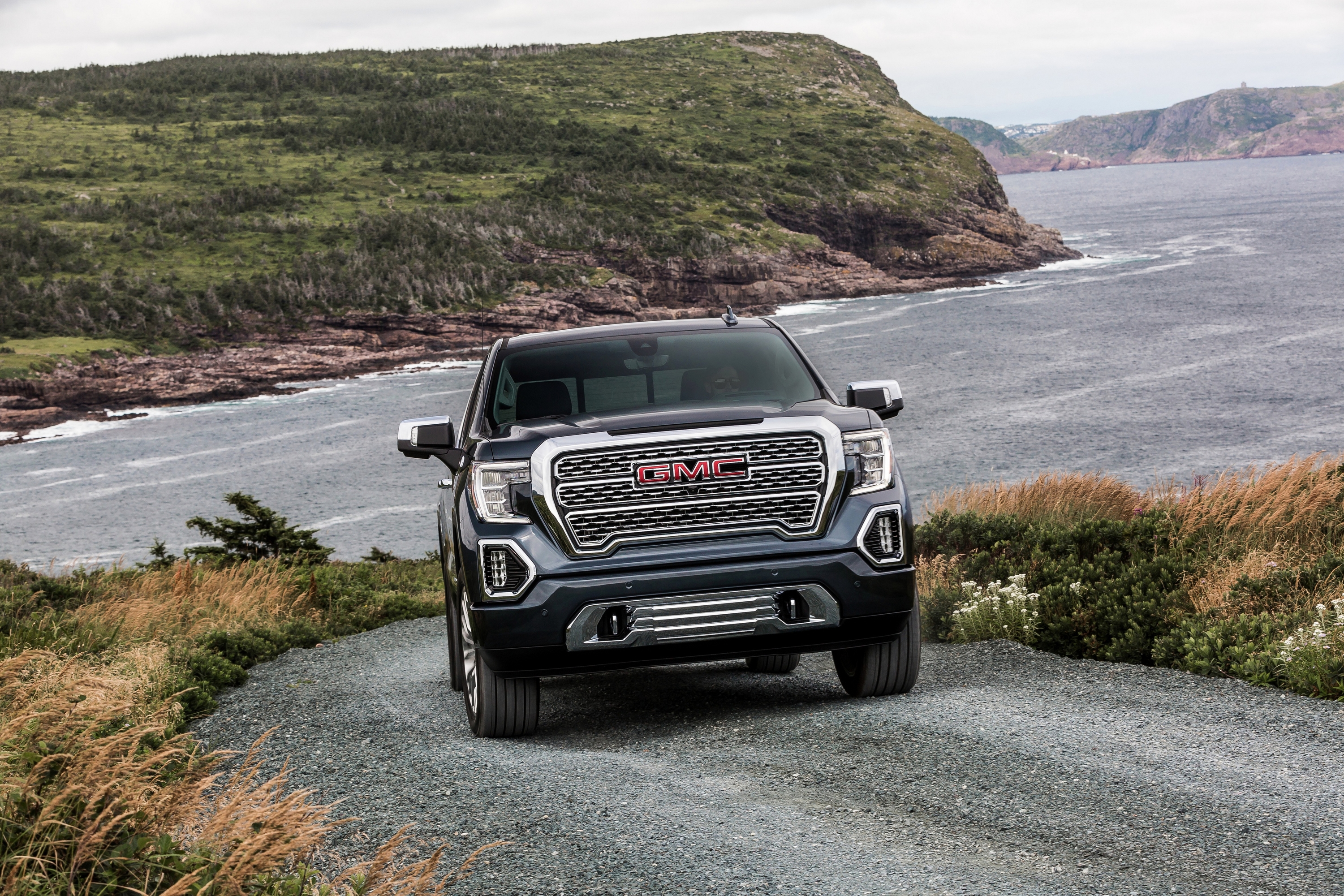 Скачать GMC 2019 обои на рабочий стол