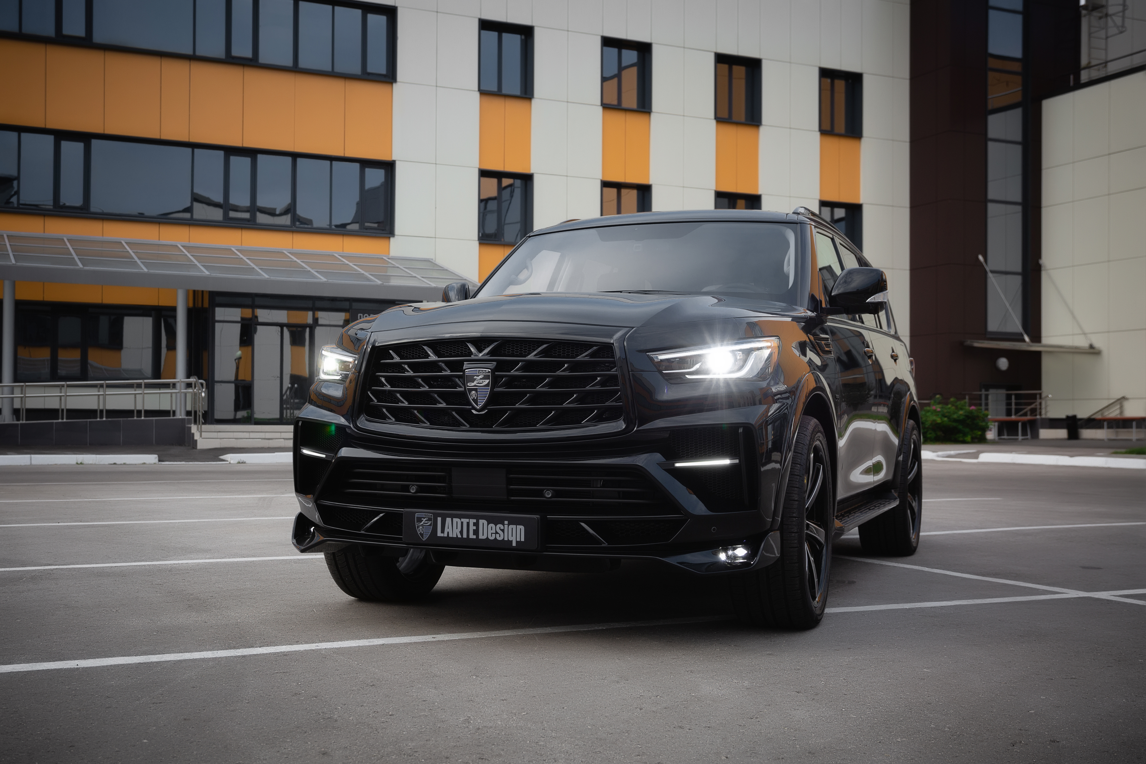 Скачать infiniti qx80, infiniti, внедорожник, роскошный, черный обои на рабочий стол