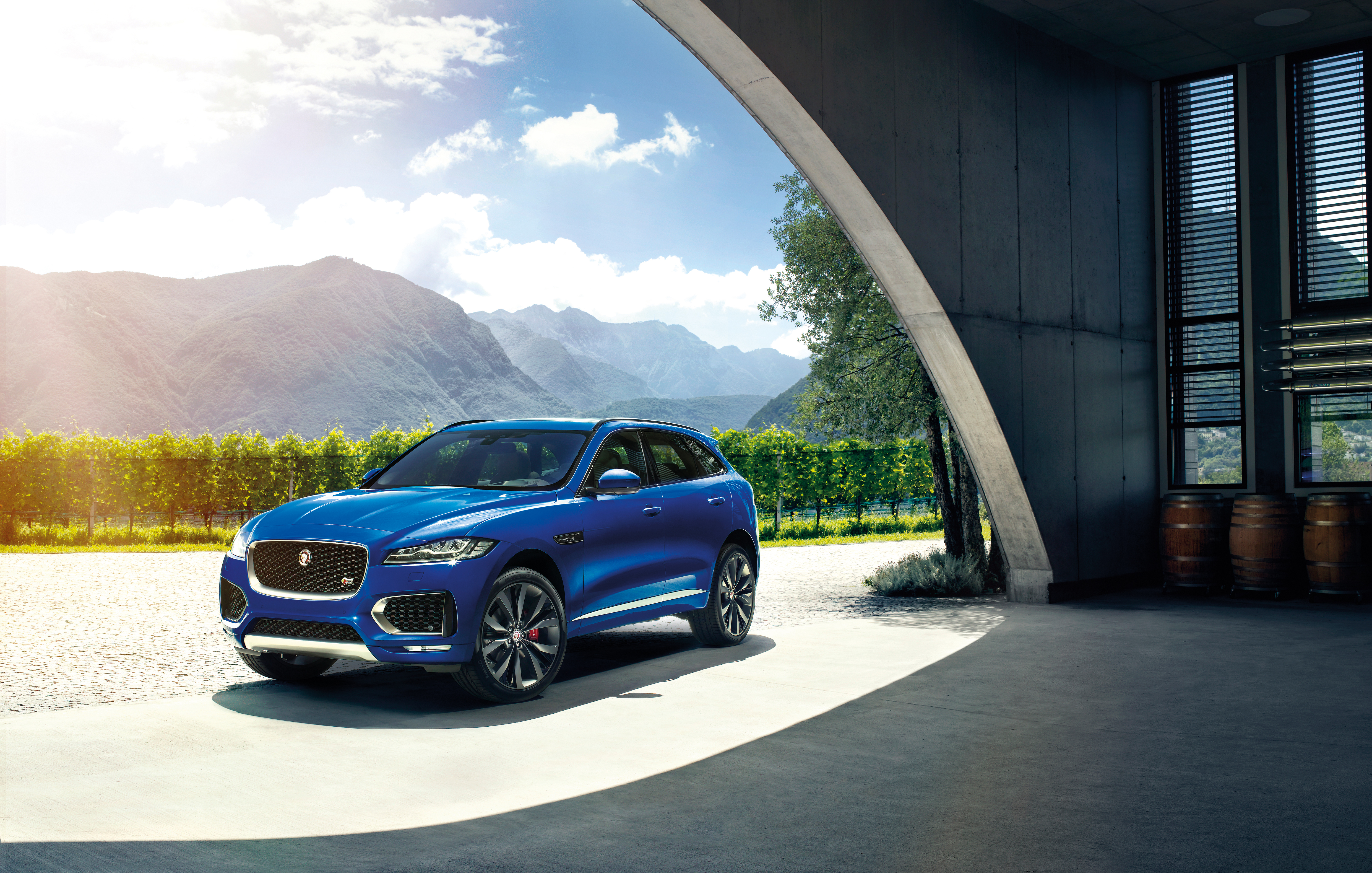 Скачать jaguar f-pace, jaguar, кроссовер, синий, динамичный, мощный, авто обои на рабочий стол