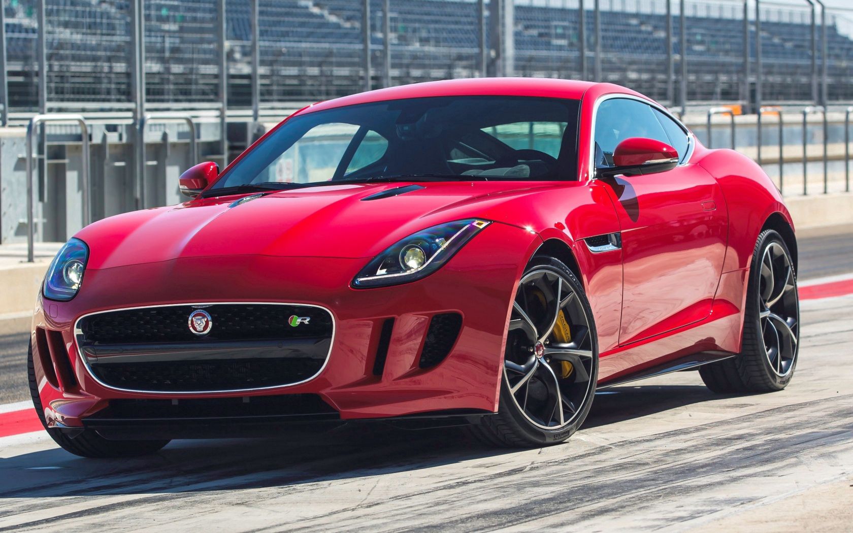 Скачать jaguar f-type r, jaguar, вид сбоку обои на рабочий стол