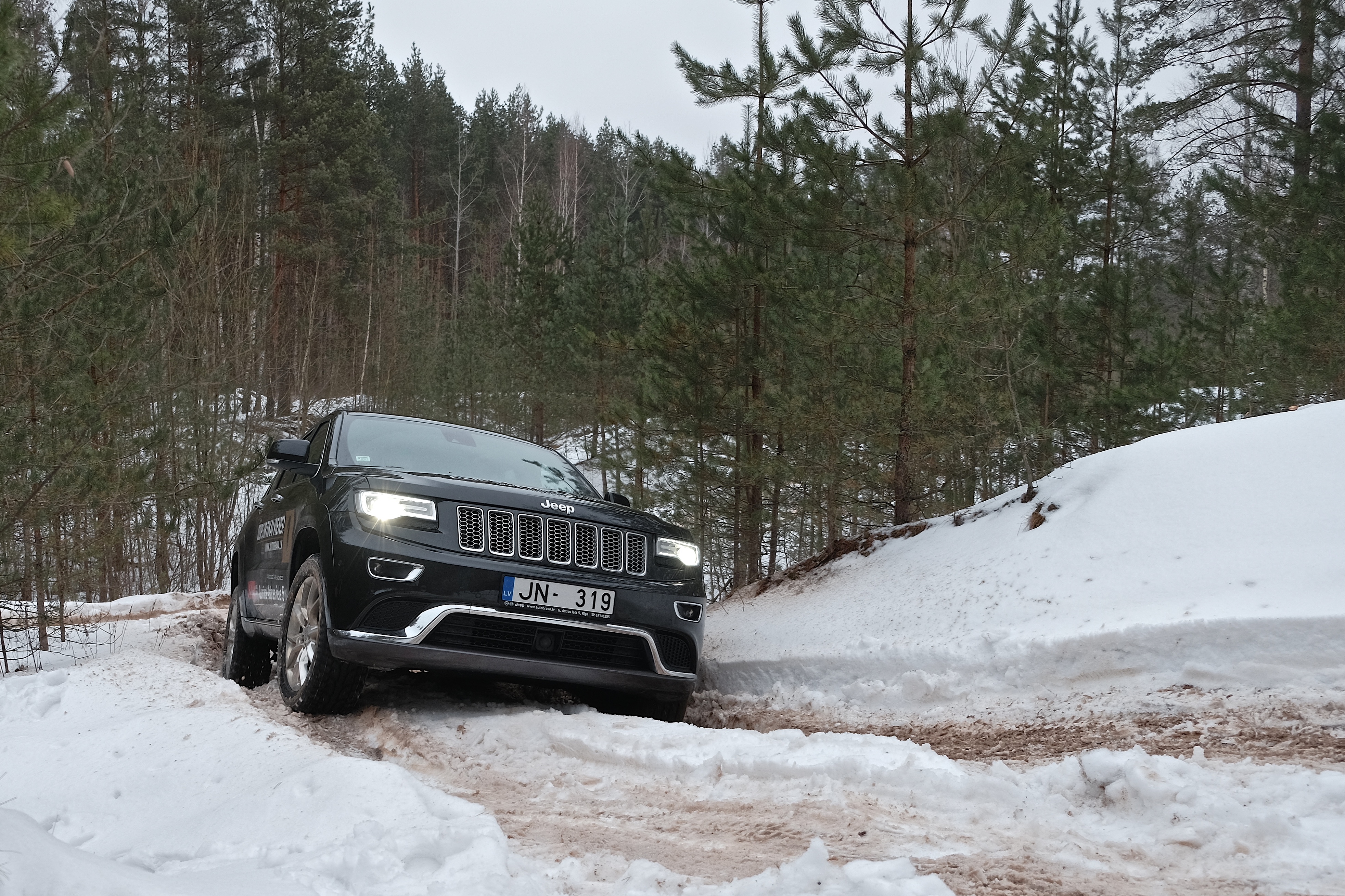 Скачать jeep renegade, jeep, автомобиль, внедорожник, черный, снег обои на рабочий стол