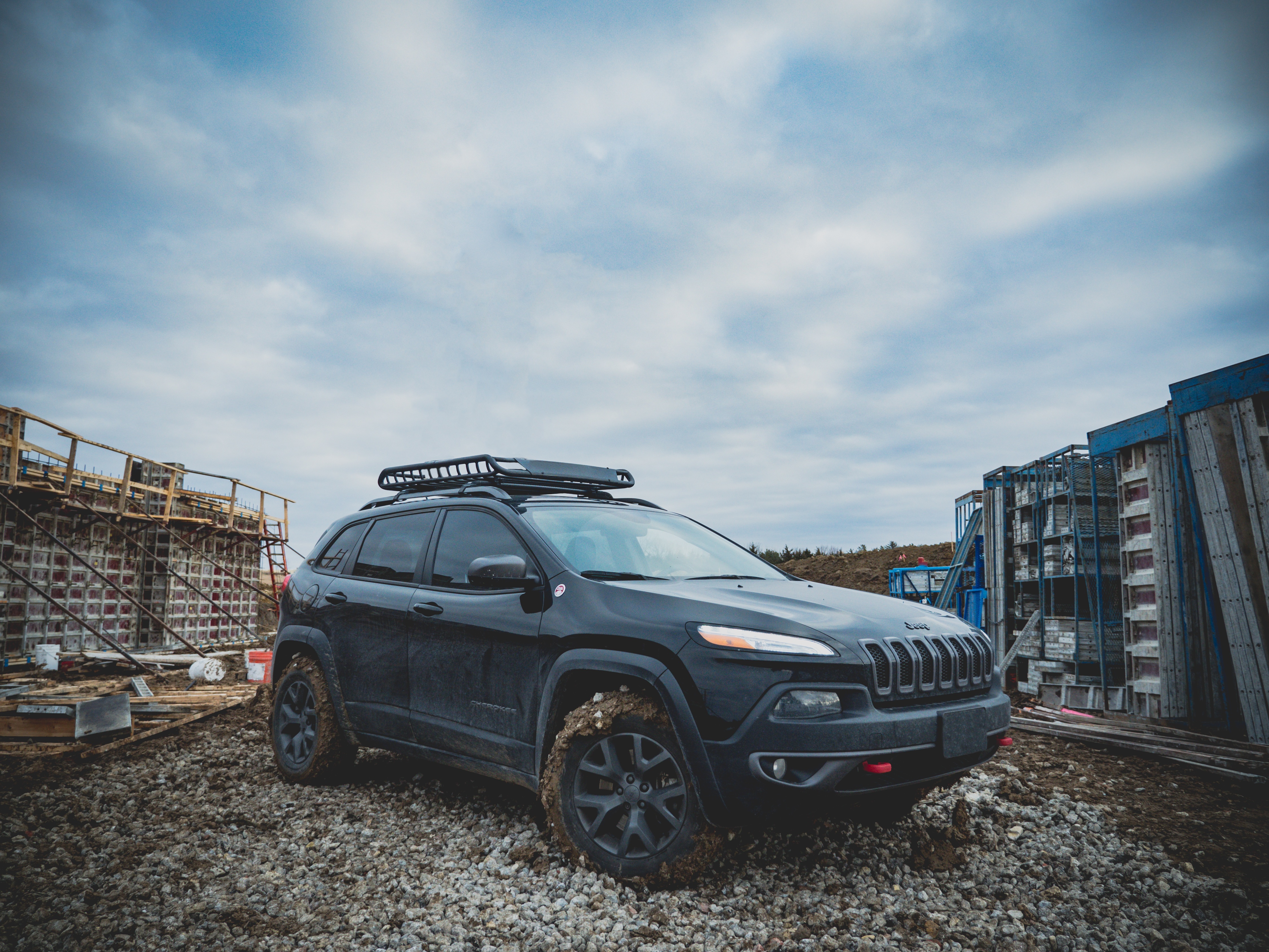 Скачать jeep, внедорожник, вид сбоку, грязь обои на рабочий стол