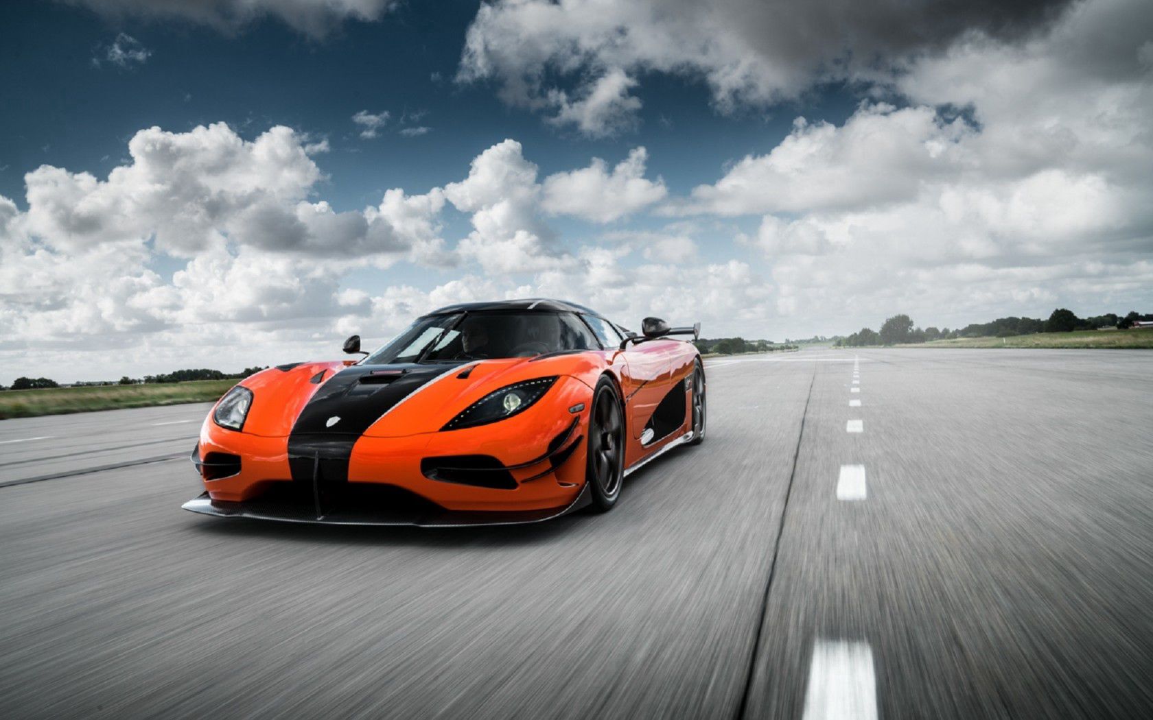 Скачать koenigsegg, agera, вид спереди обои на рабочий стол