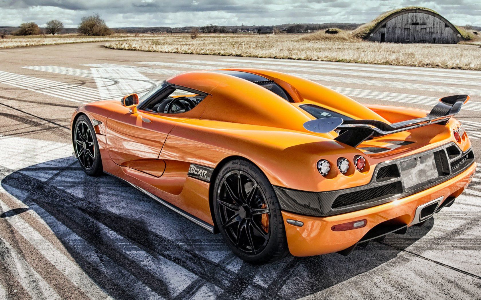 Скачать koenigsegg, ccxr, оранжевый, вид сбоку обои на рабочий стол