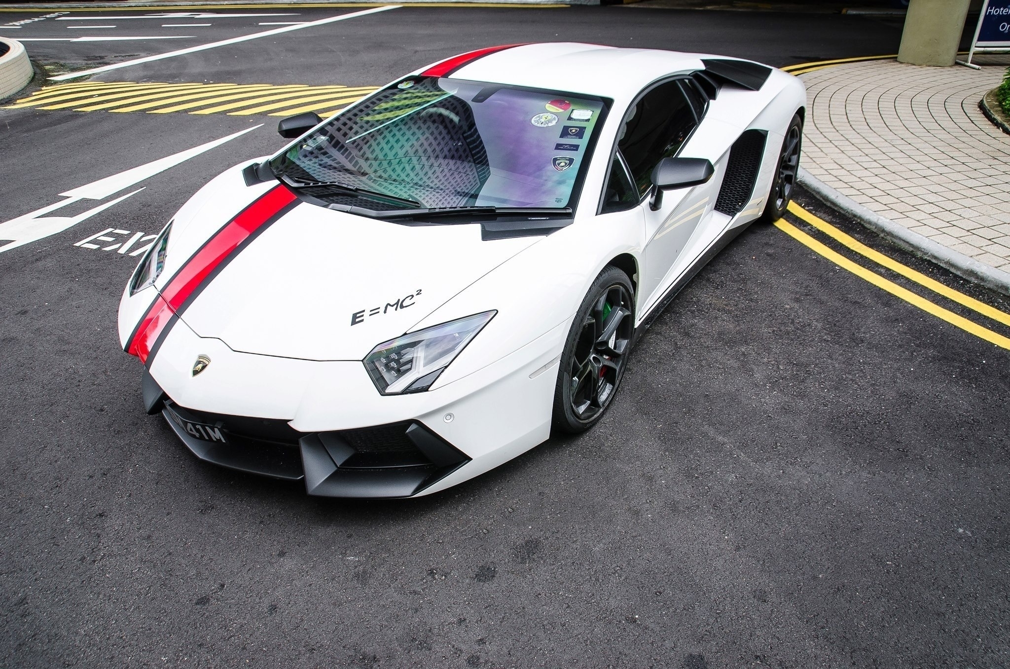 Скачать lamborghini aventador, белый, спорткар обои на рабочий стол