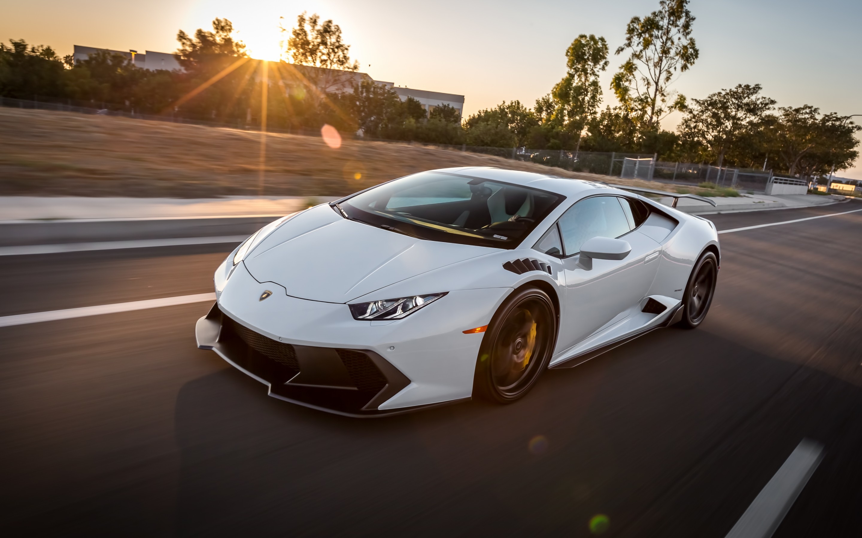 Скачать Lamborghini Huracan обои на рабочий стол