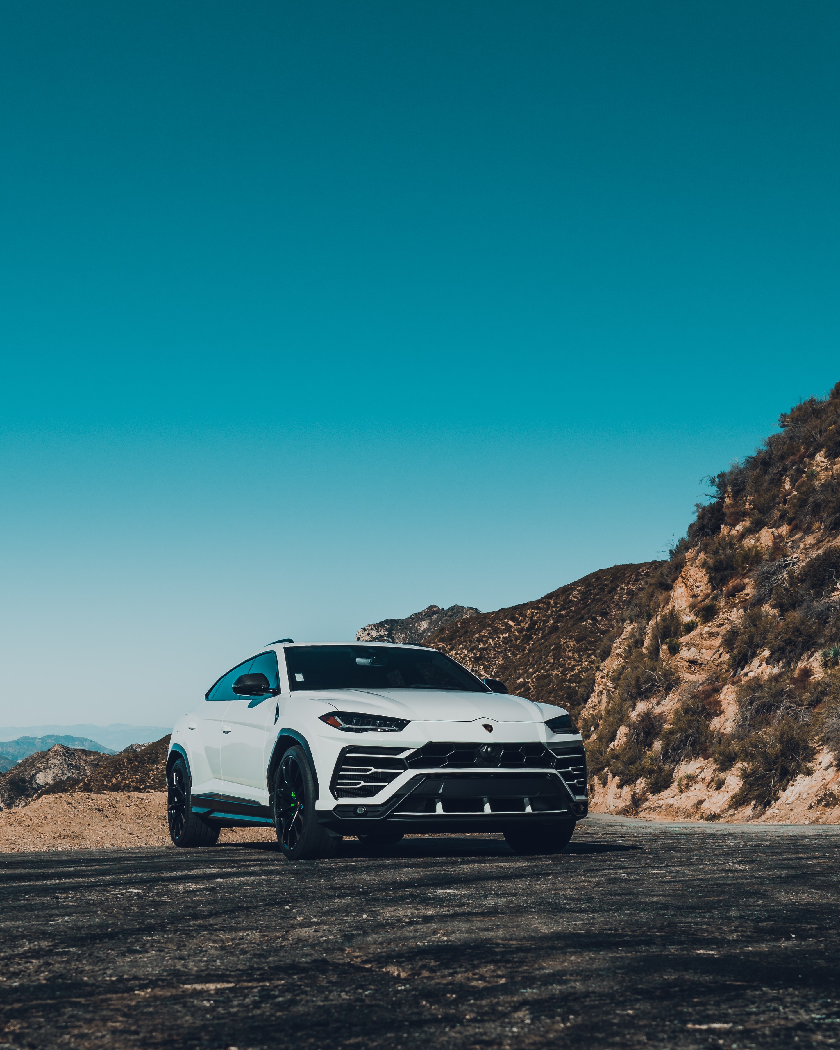 Скачать lamborghini urus, lamborghini, автомобиль, белый, вид спереди обои для телефона