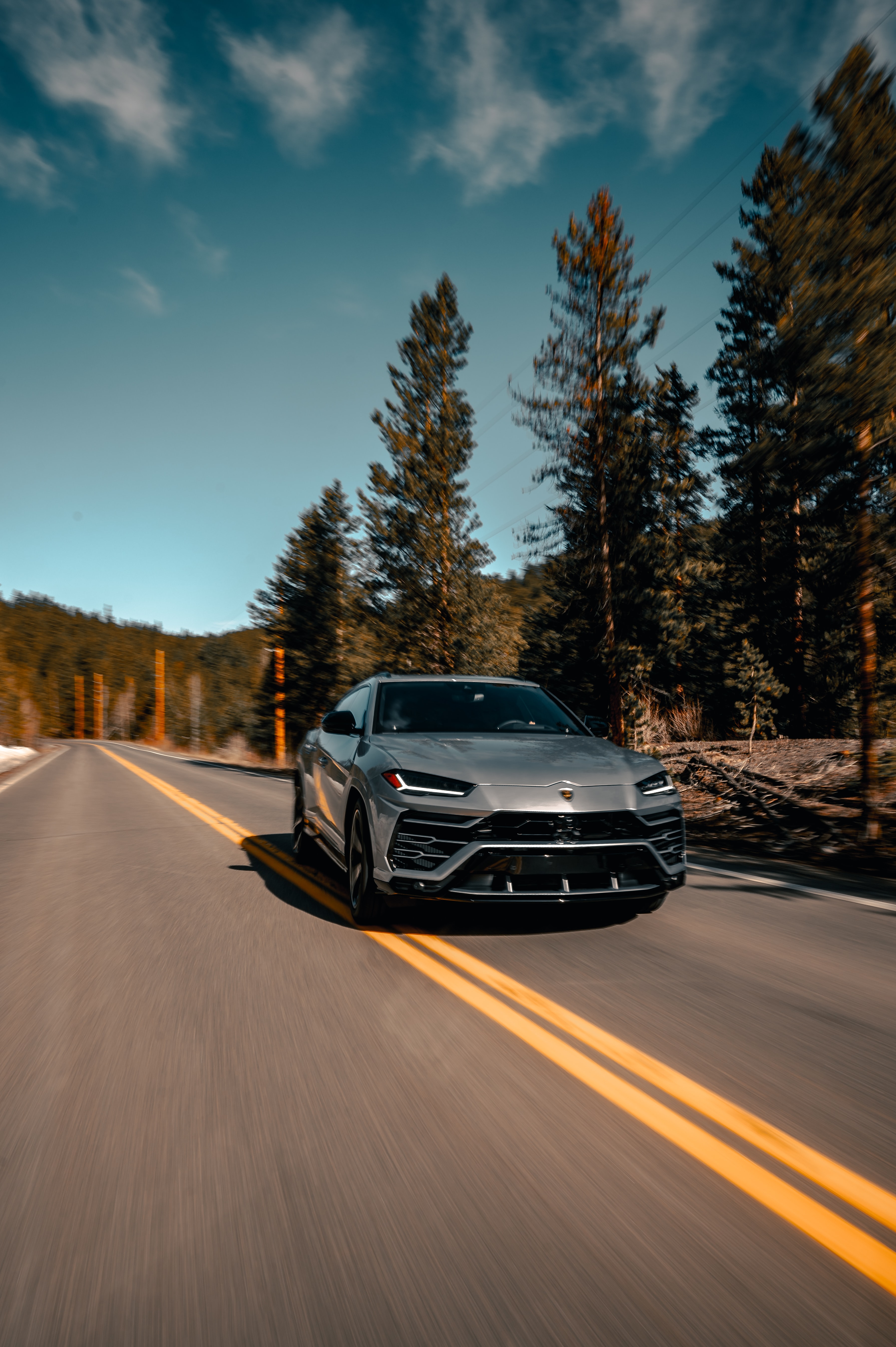 Скачать lamborghini urus, lamborghini, автомобиль, серый, дорога обои для телефона