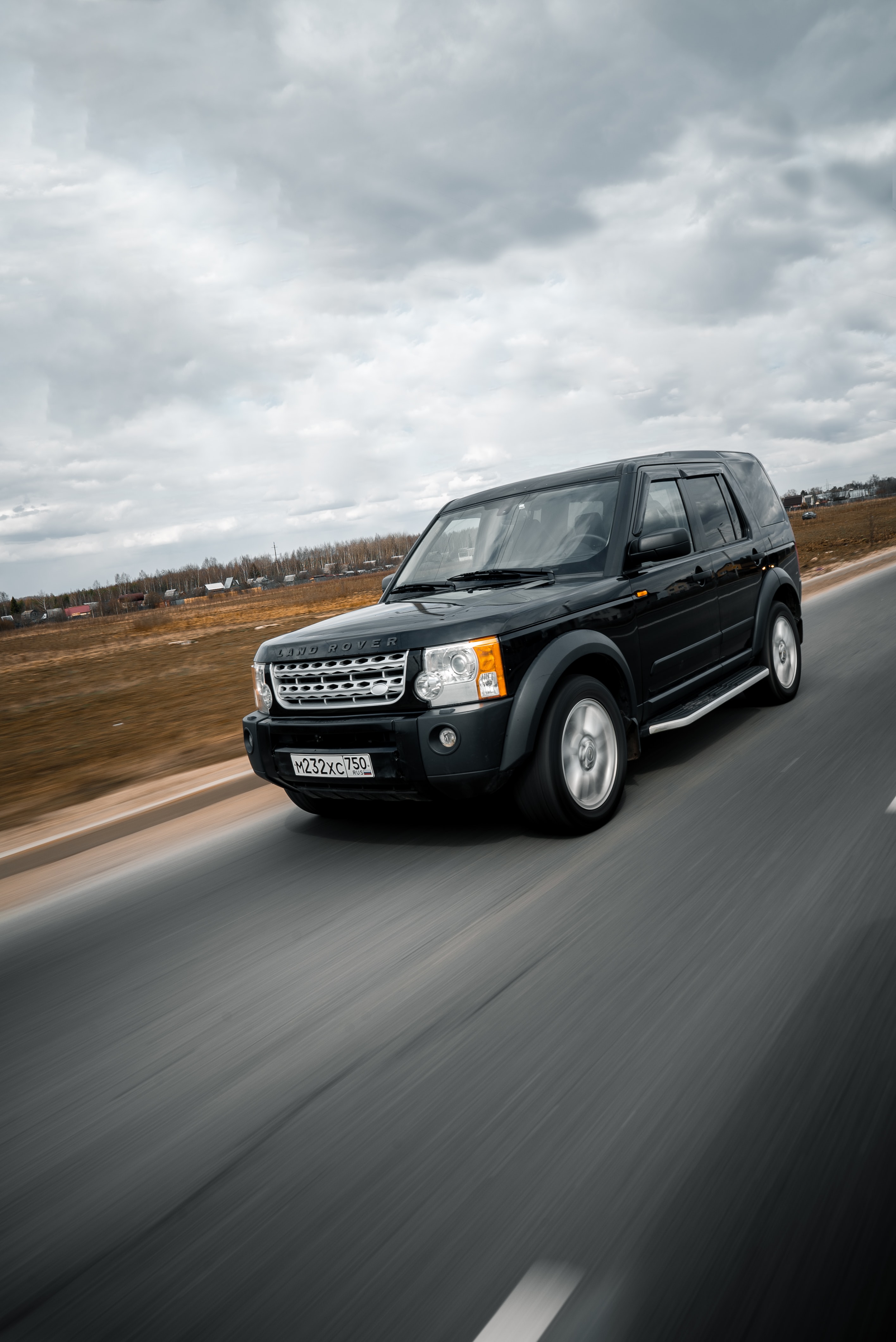 Скачать land rover discovery 3, land rover, джип, автомобиль, скорость обои для телефона