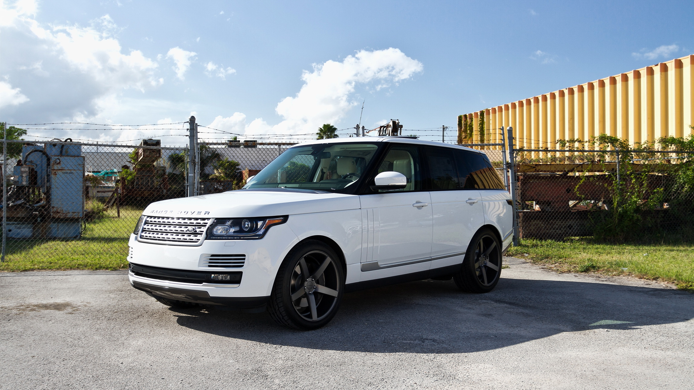 Скачать land rover, range rover, sport, white, джип обои на рабочий стол