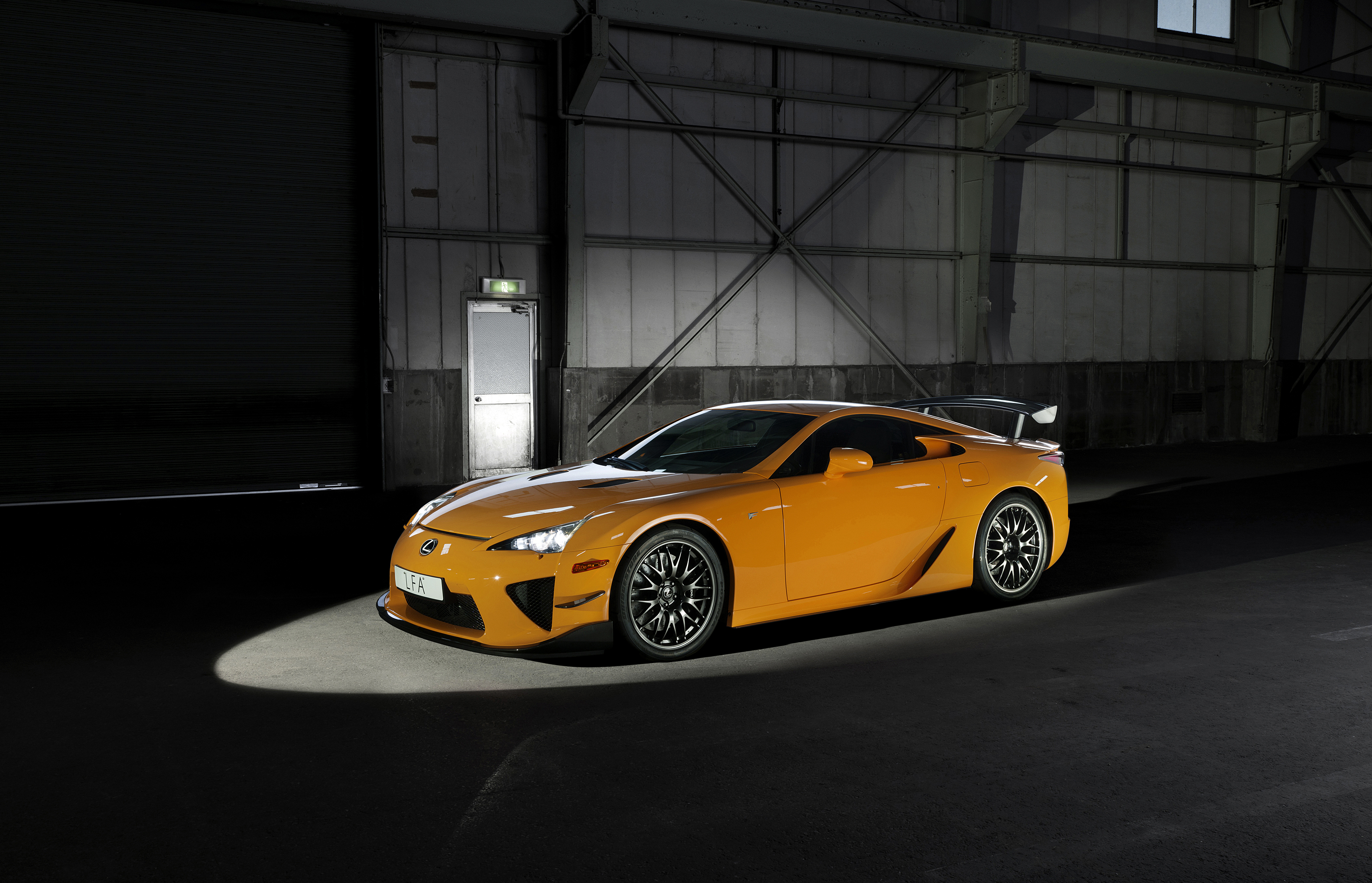 Скачать lexus, lfa, желтый, вид сбоку обои на рабочий стол