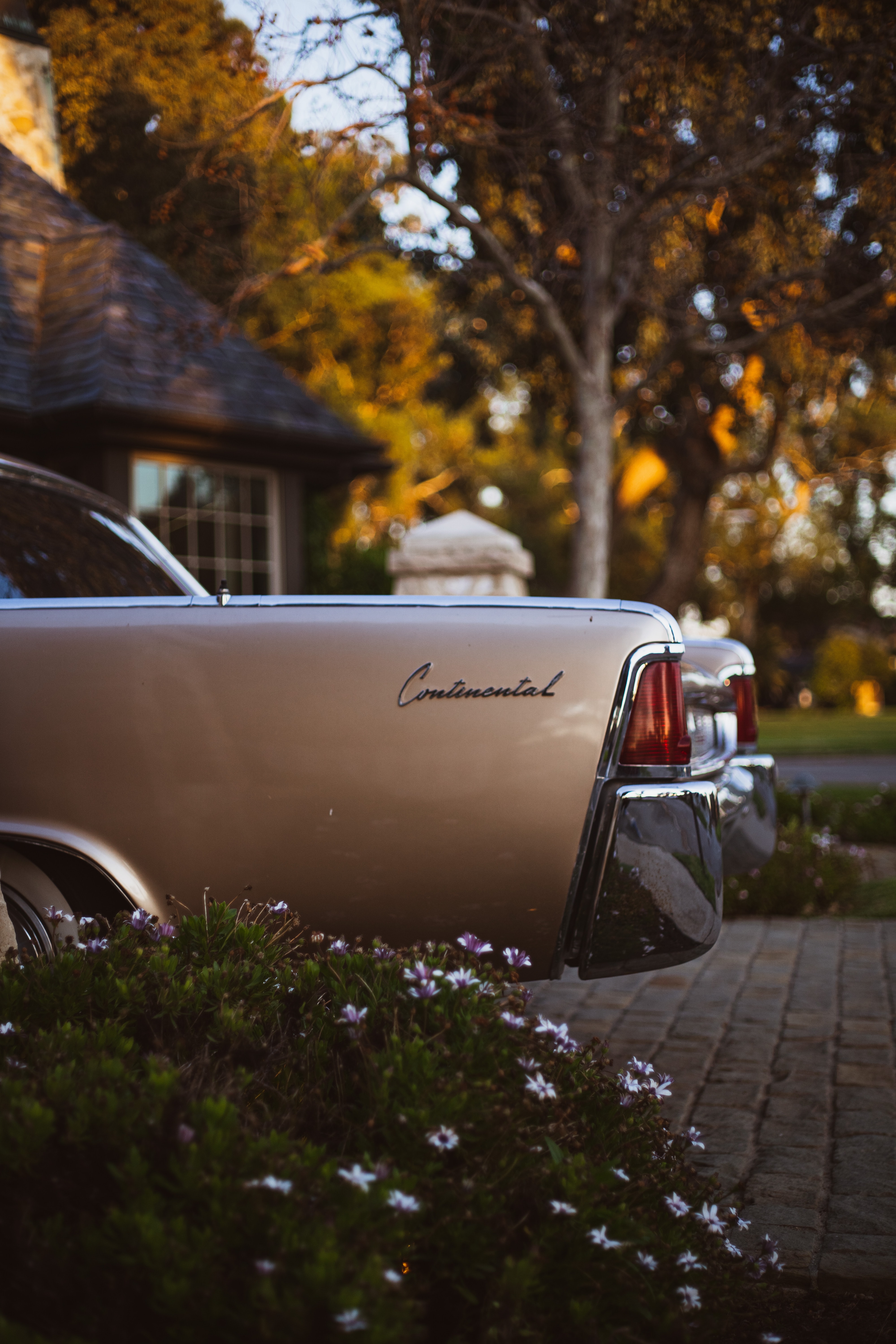 Скачать lincoln continental, автомобиль, ретро, вид сбоку обои для телефона