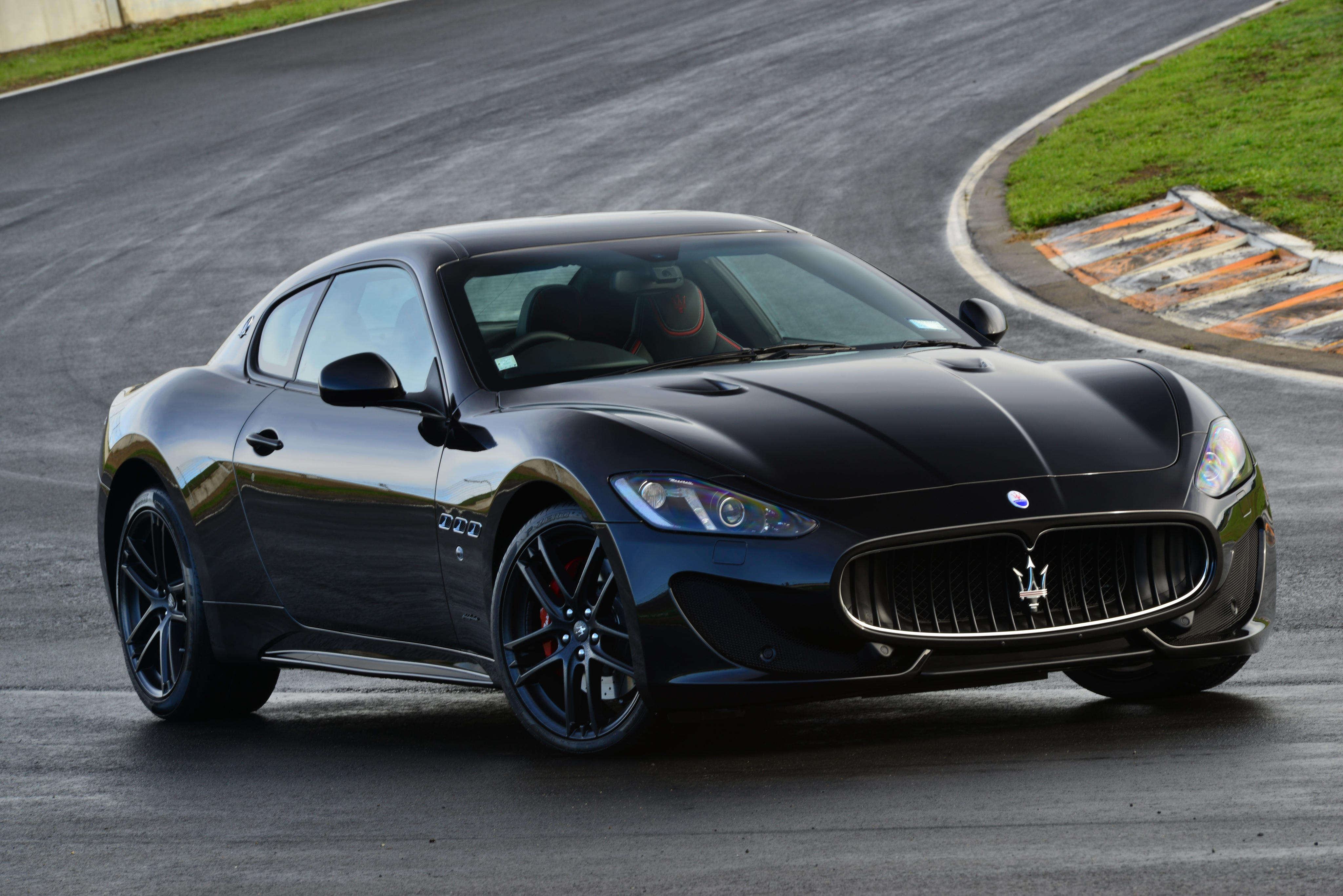 Скачать maserati, granturismo, mc sportline, вид сбоку, черный обои на рабочий стол