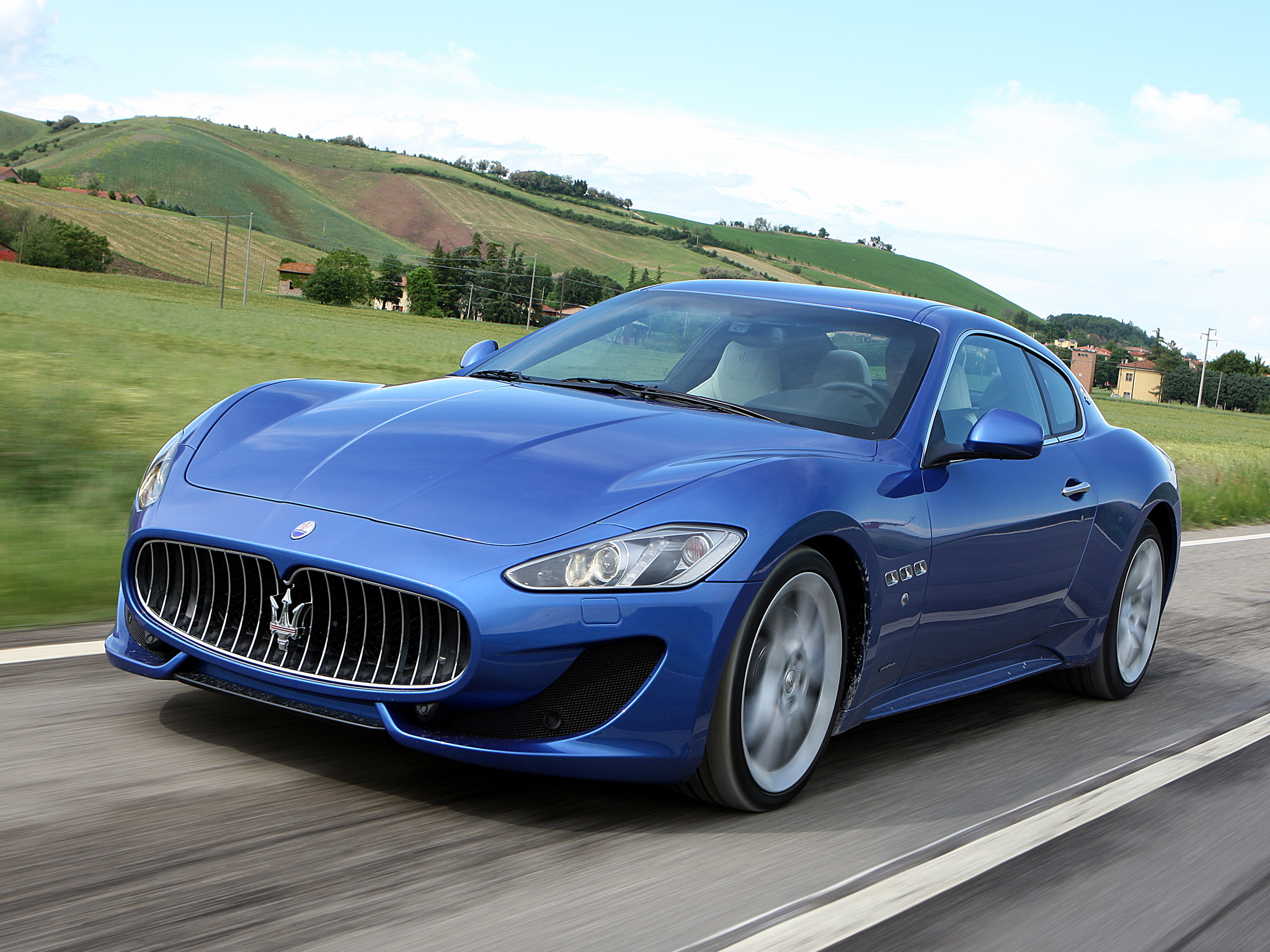 Скачать maserati, granturismo, синий, вид сбоку, скорость обои на рабочий стол