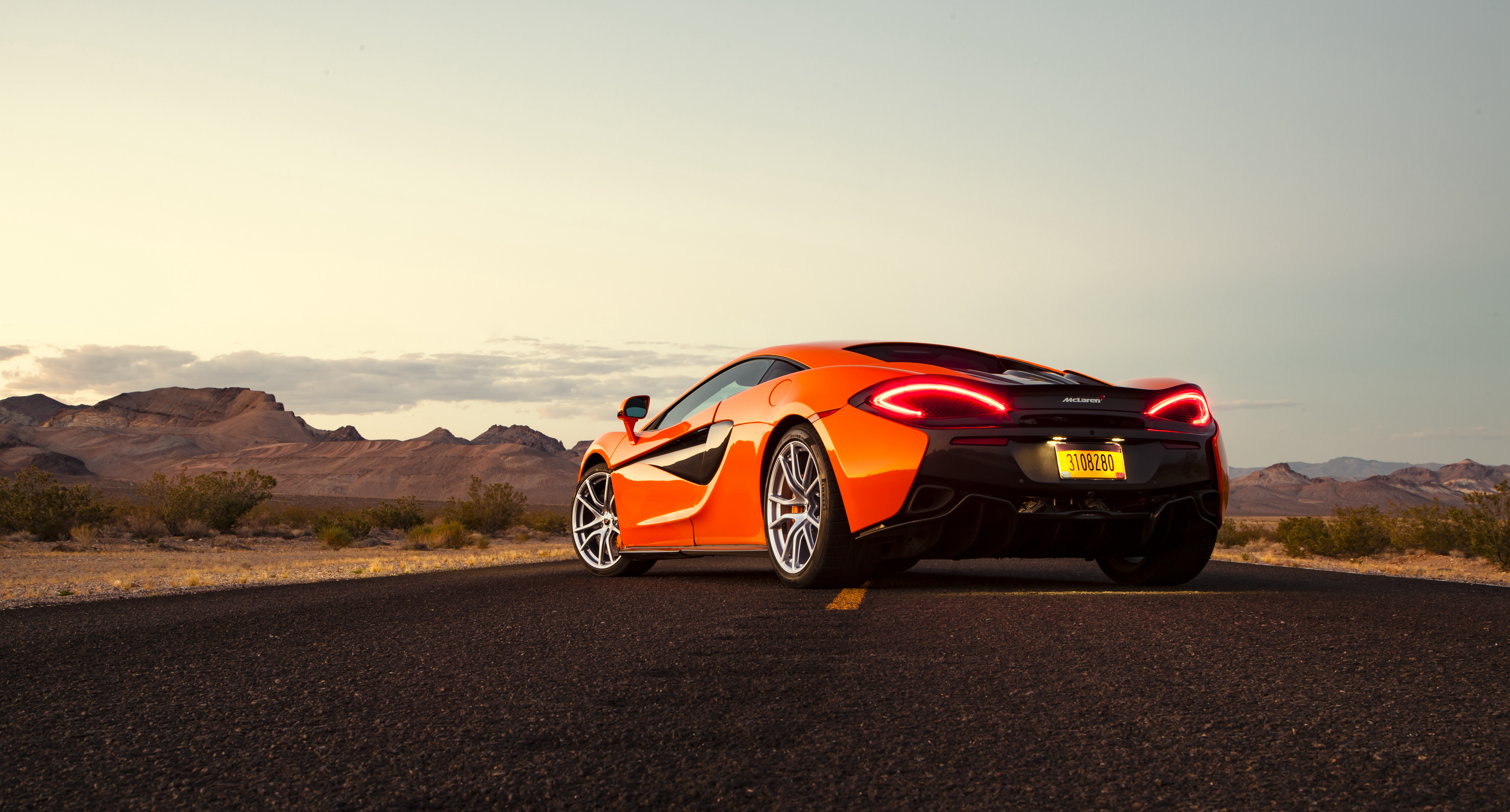 Скачать mclaren, 570s, вид сзади, оранжевый обои на рабочий стол