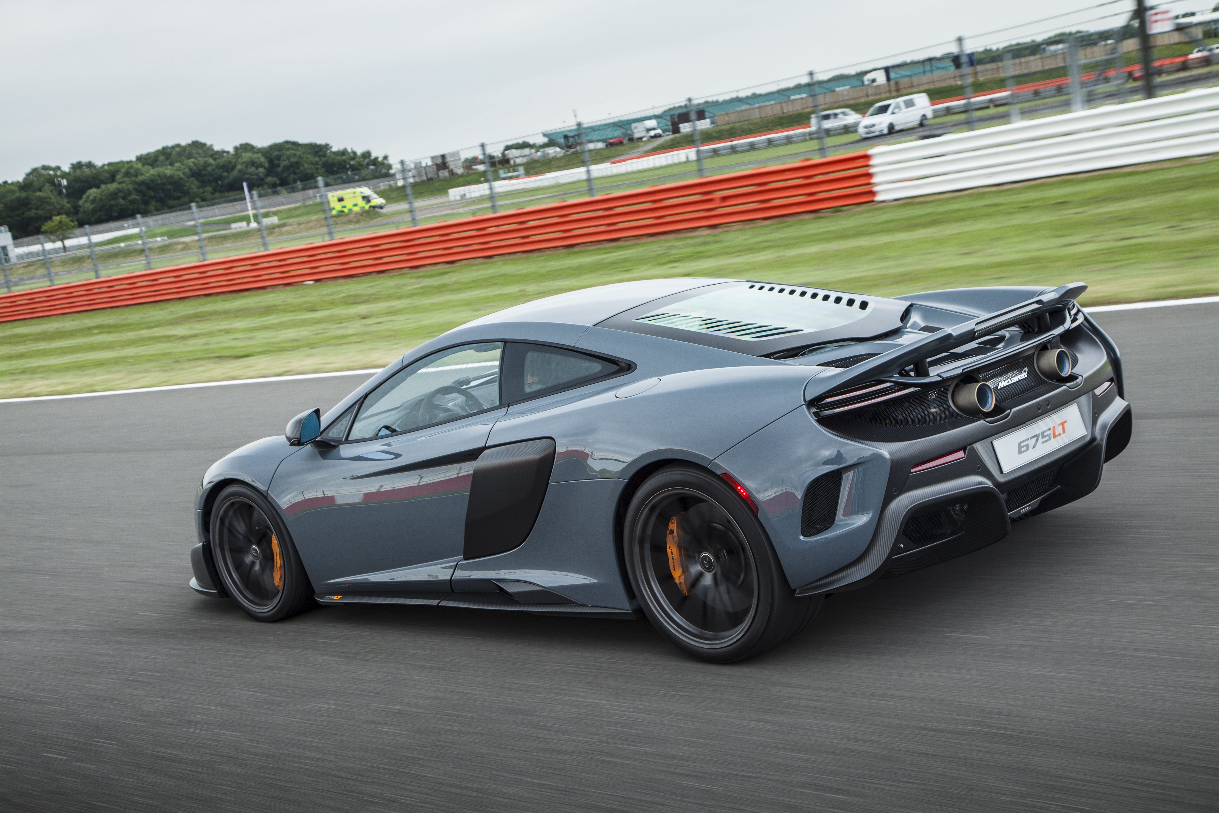 Скачать mclaren, 675lt, us-spec, вид сбоку обои на рабочий стол