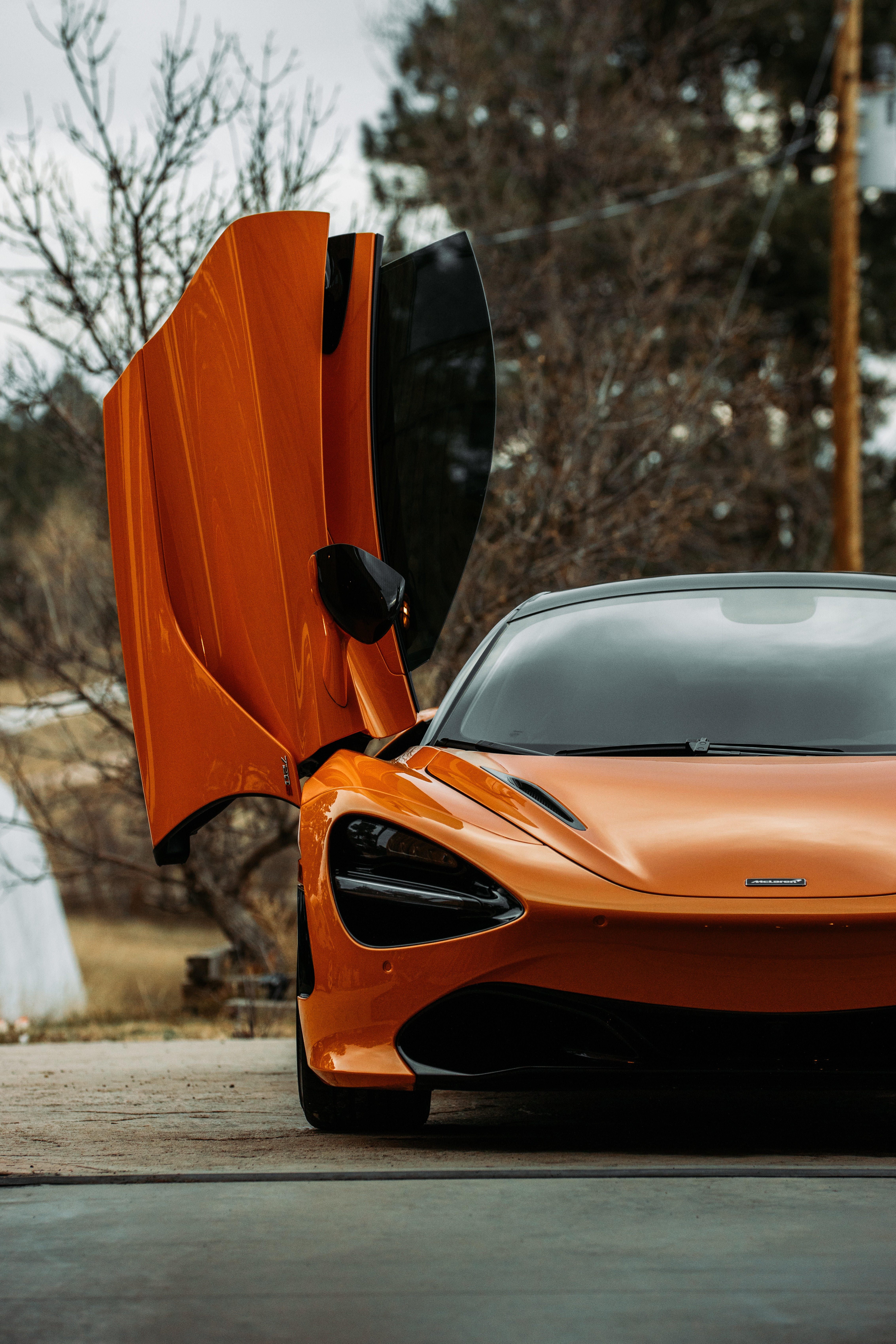 Скачать mclaren 720s, mclaren, автомобиль, суперкар, оранжевый, вид спереди обои для телефона