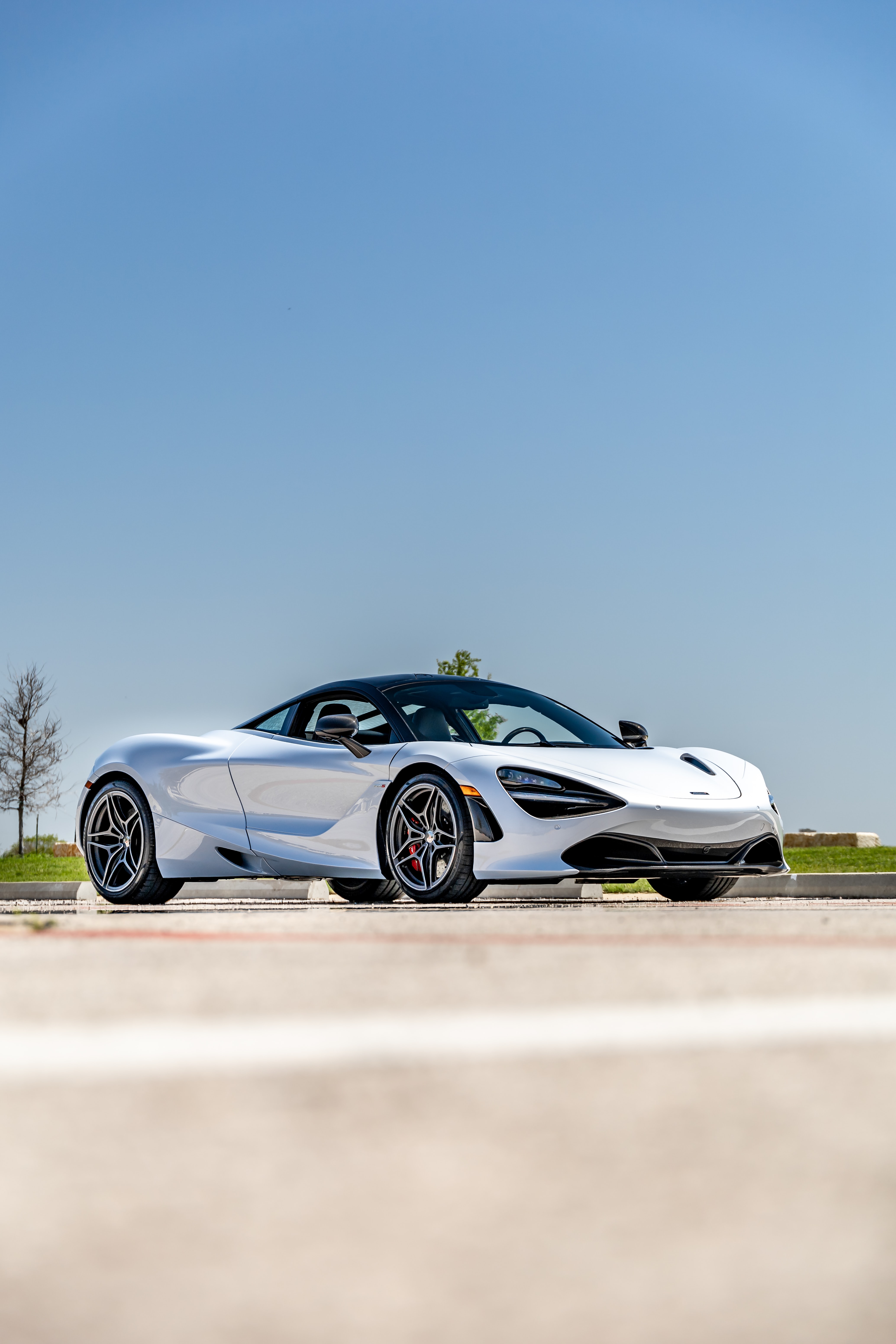 Скачать mclaren, автомобиль, суперкар, белый обои для телефона